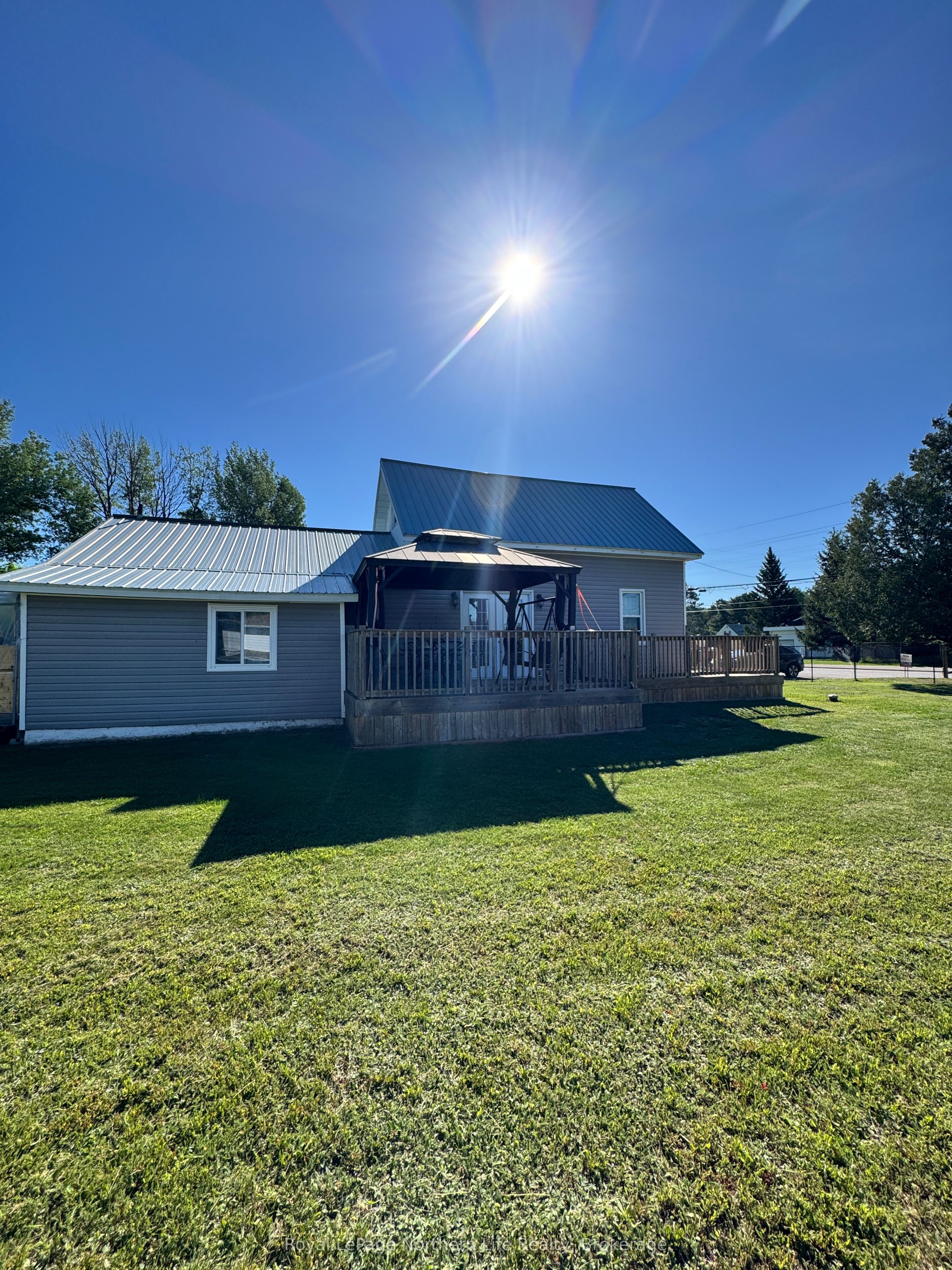 176 Main Street W, Powassan, ON P0H 2L0 photo 2