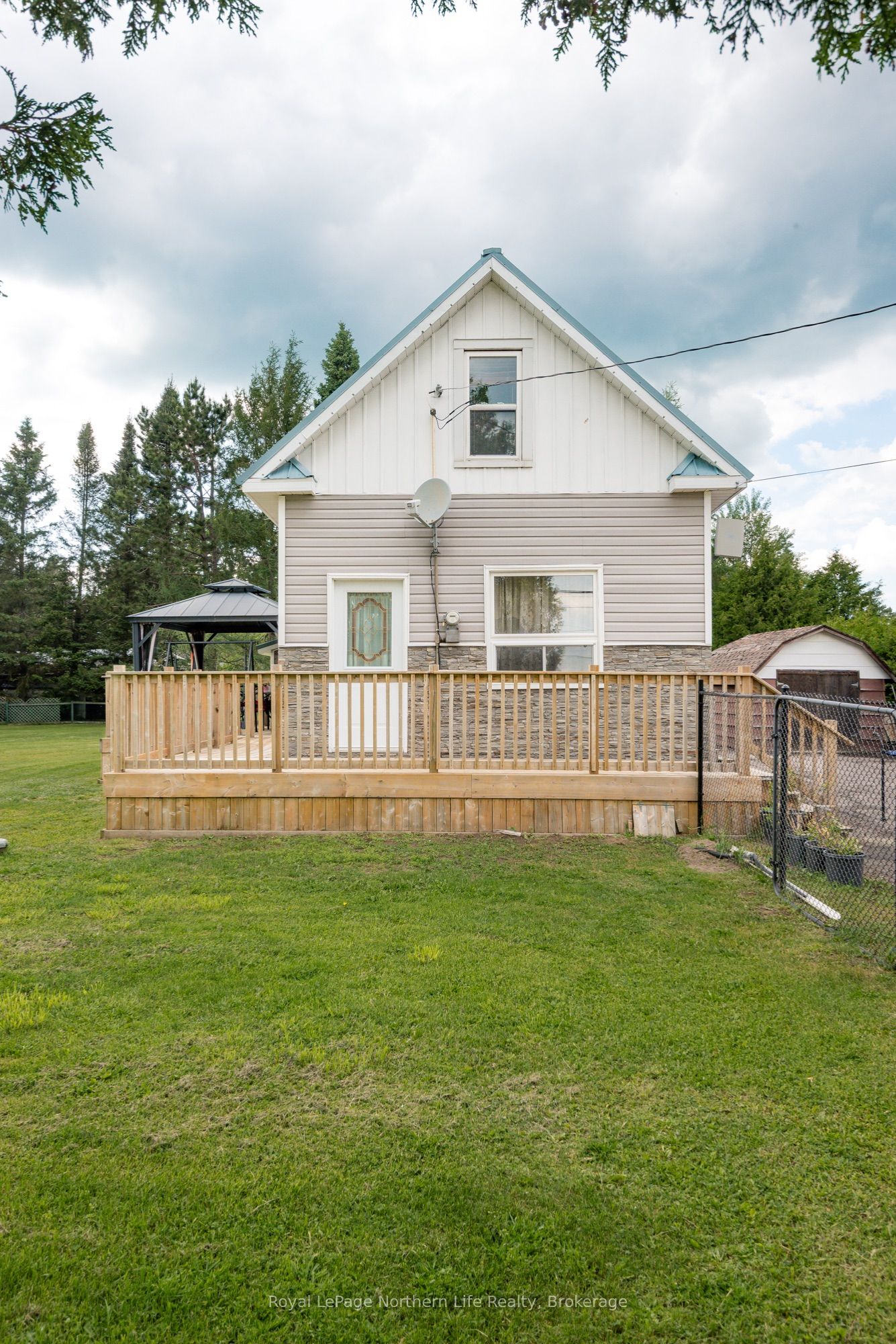 176 Main Street W, Powassan, ON P0H 2L0 photo 4