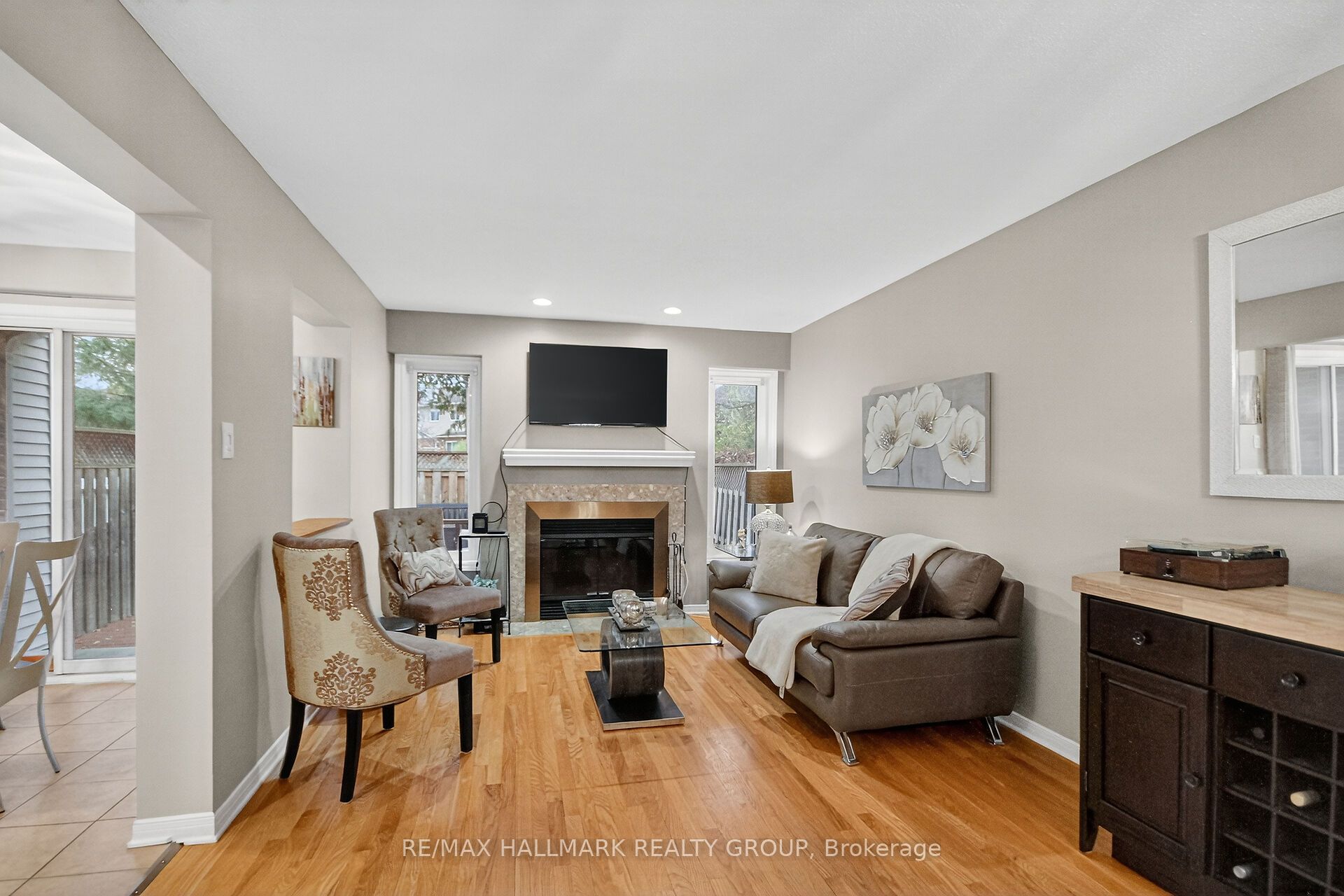 110 Hunter's Glen Crescent, Hunt Club - South Keys and Area, ON K1T 3R1 photo 4