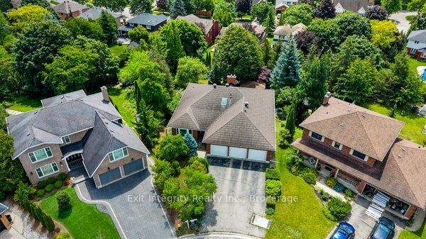 247 Rolling Acres Court, Kitchener, ON N2A 3W5 photo 3
