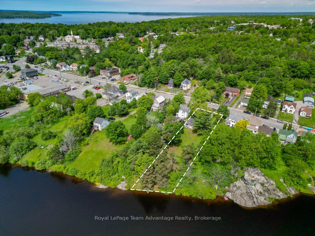 35 William Street, Parry Sound, ON P2A 1V2 photo 2