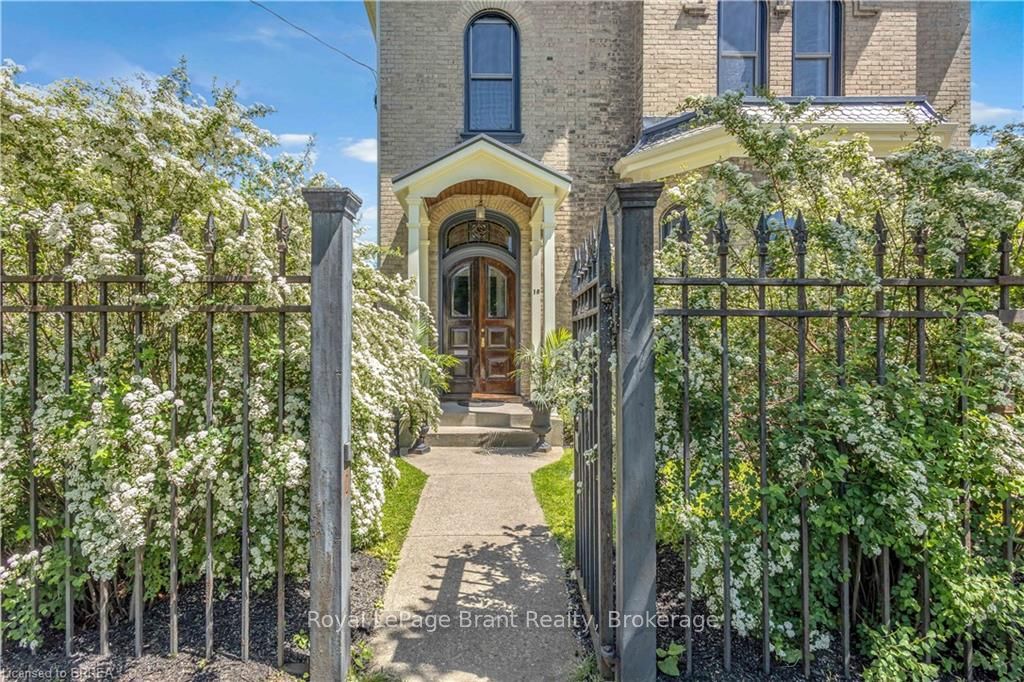 18 Hawarden Avenue, Brantford, ON N3T 4H3 photo 2
