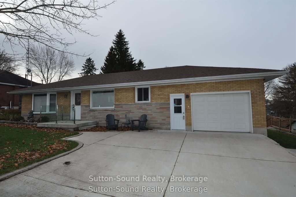 10 Brownlee Street S, South Bruce, ON N0G 2S0