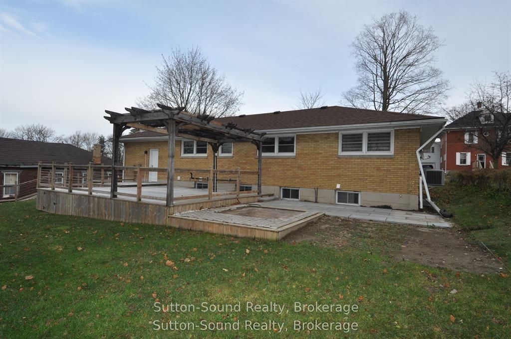 10 Brownlee Street S, South Bruce, ON N0G 2S0 photo 3
