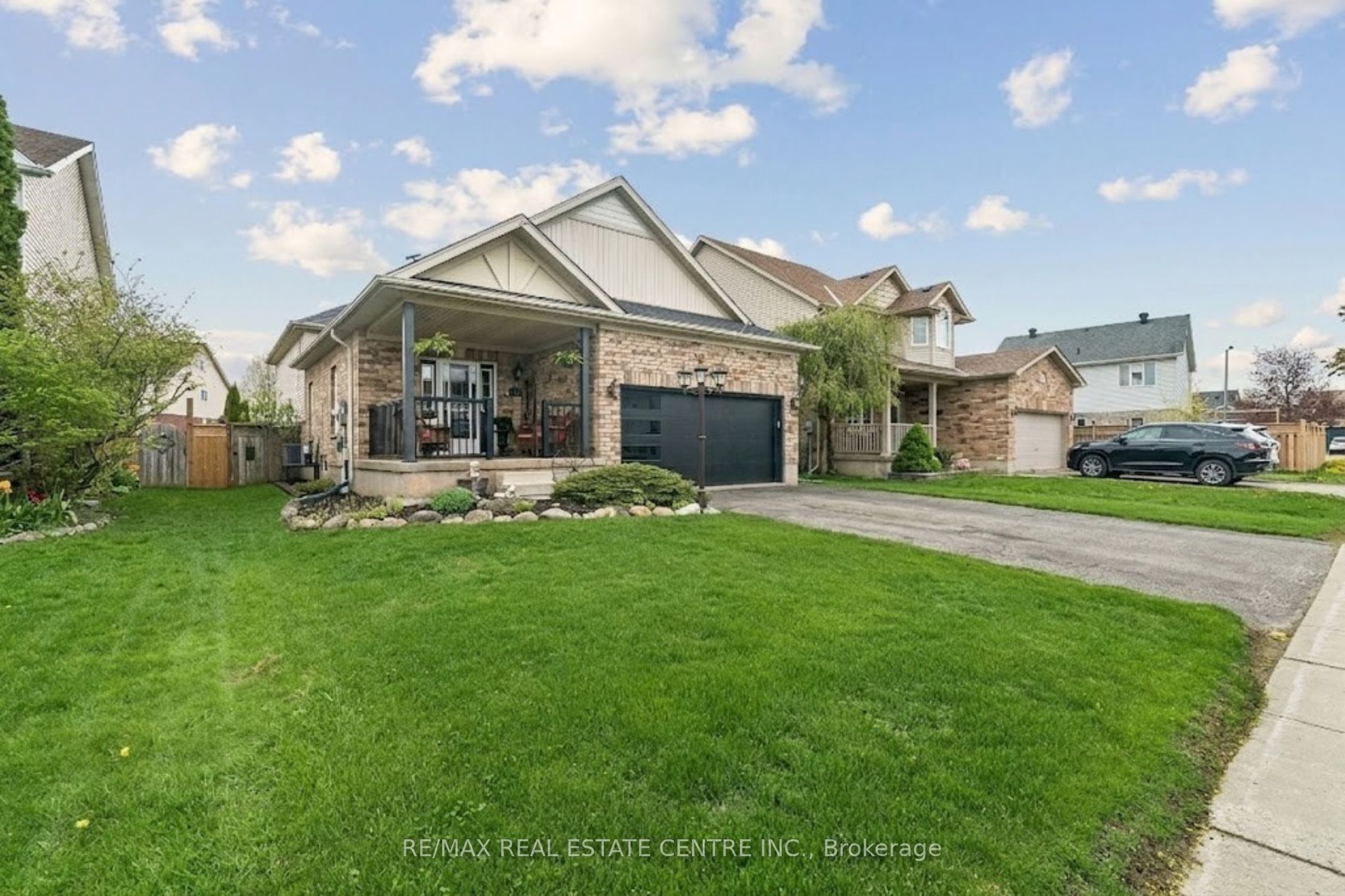 704 Russel Court, Shelburne, ON L9V 3P4