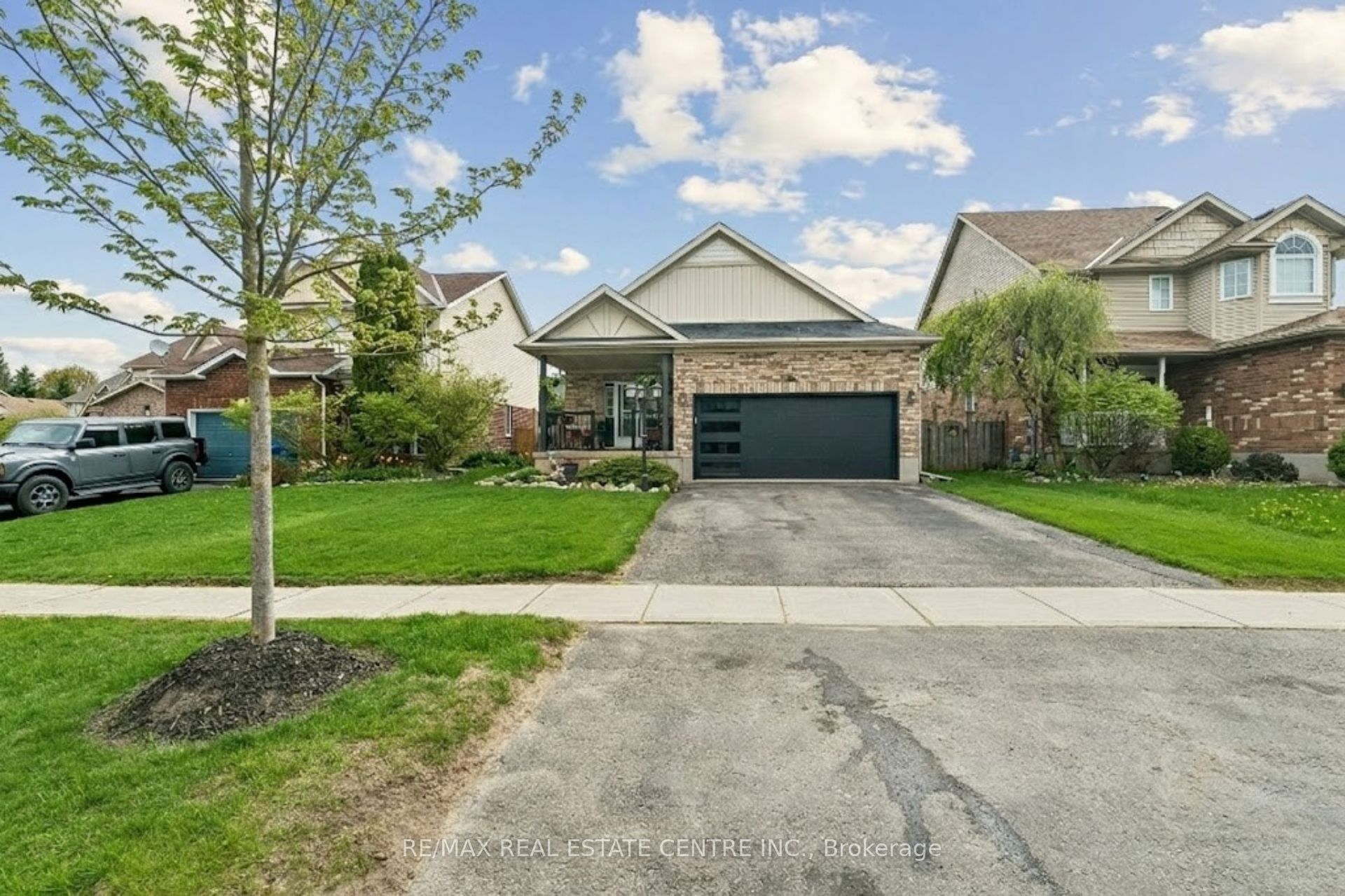 704 Russel Court, Shelburne, ON L9V 3P4 photo 2