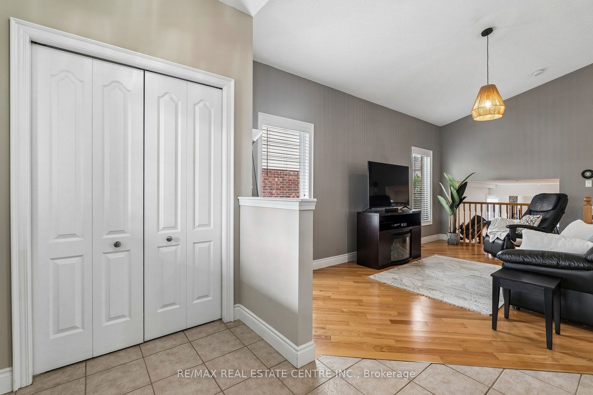 704 Russel Court, Shelburne, ON L9V 3P4 photo 4