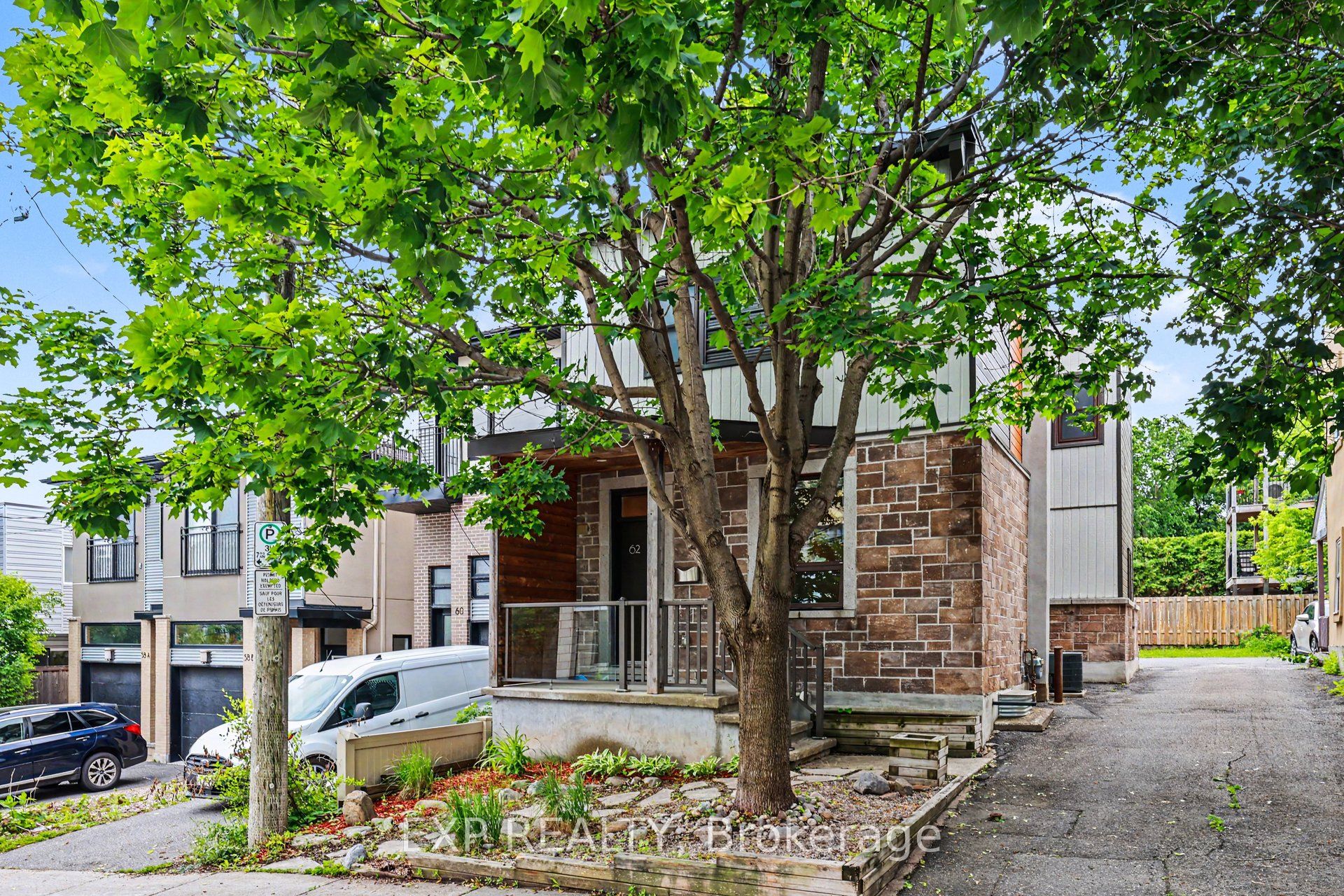 62 Young Street, Dows Lake - Civic Hospital and Area, ON K1S 3H9 photo 2