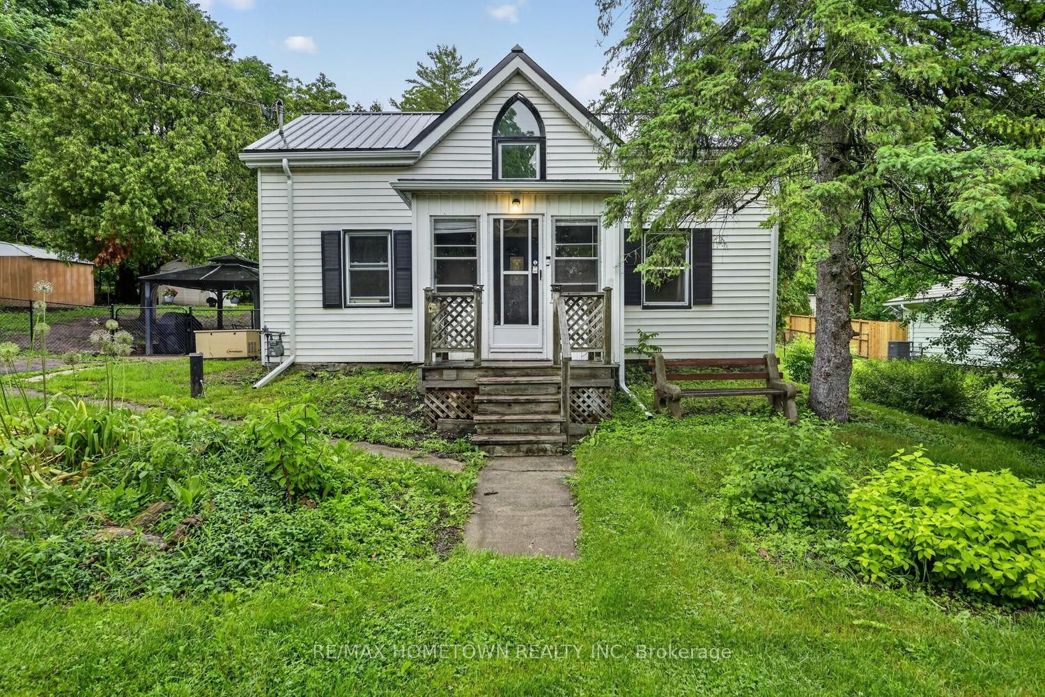 15 Perth Street, Elizabethtown-Kitley, ON K0E 1M0