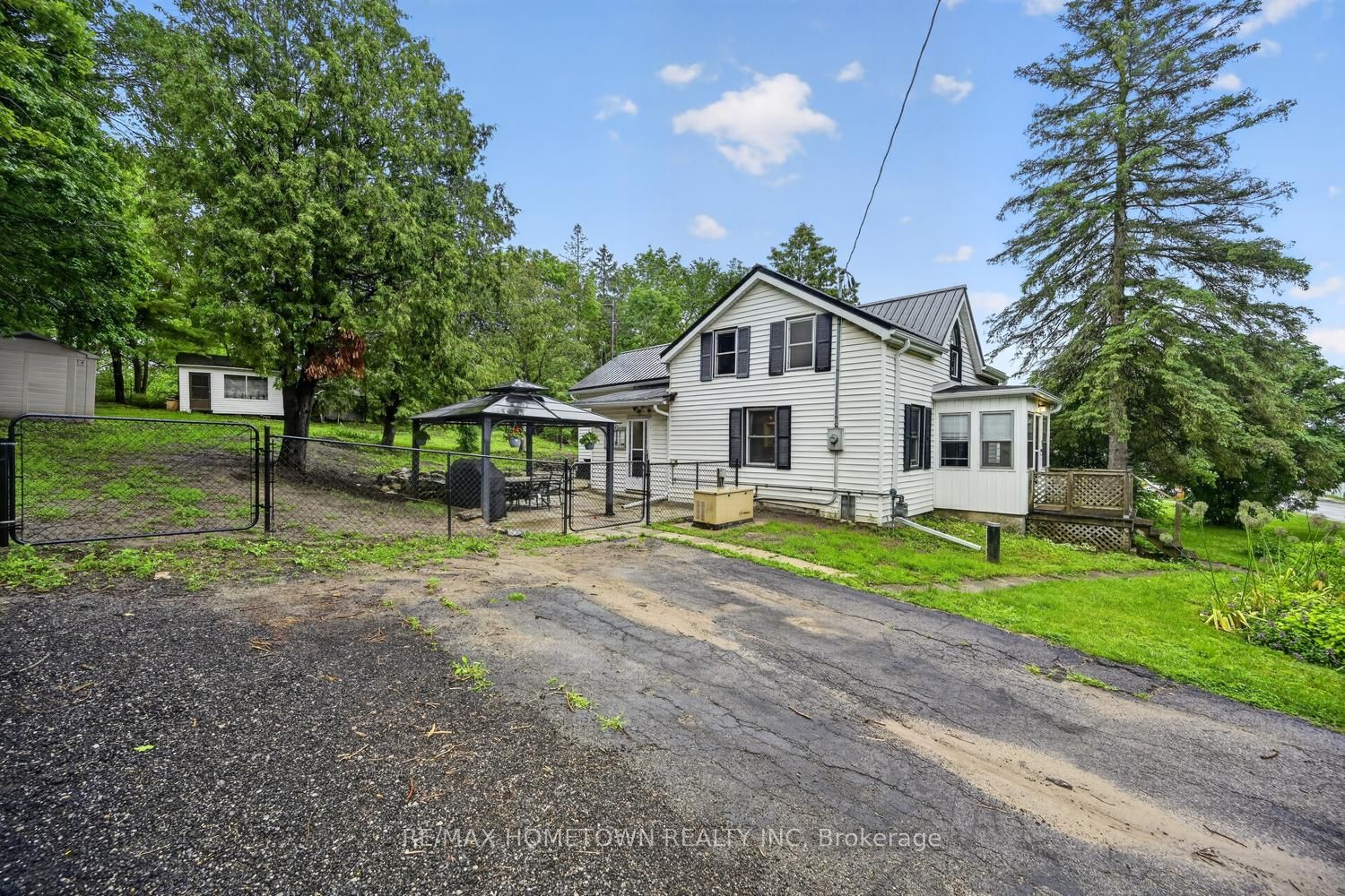 15 Perth Street, Elizabethtown-Kitley, ON K0E 1M0 photo 4