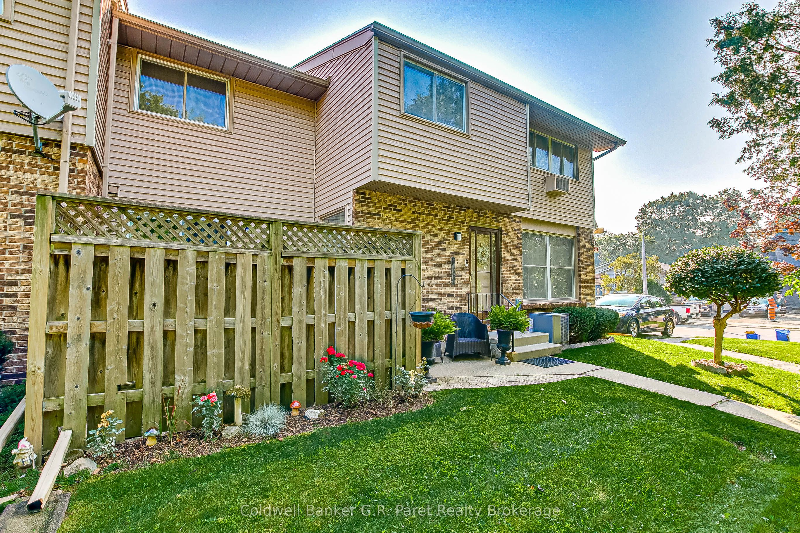 1 Lamers Court 15, Tillsonburg, ON N4G 4T6 photo 2