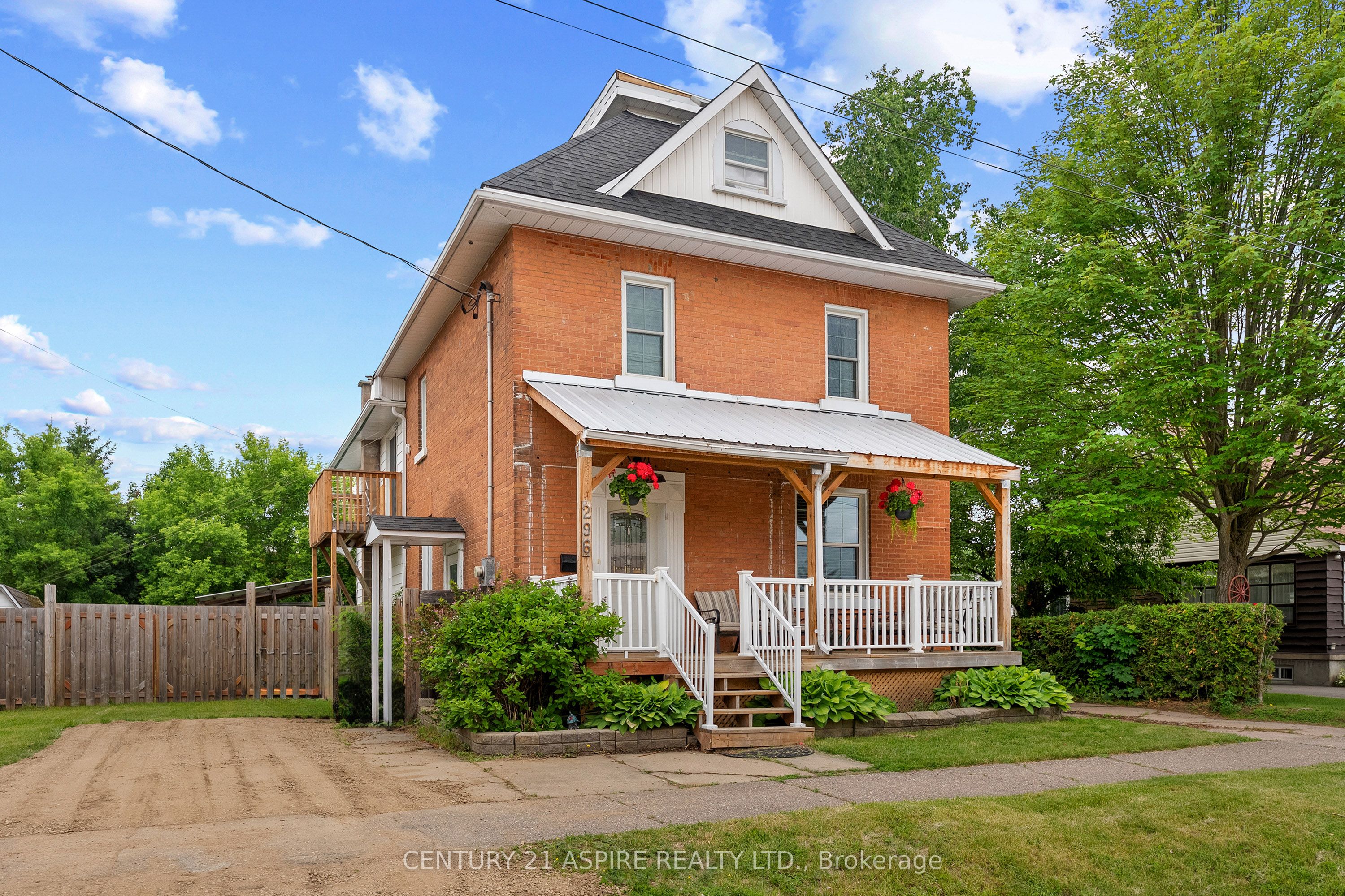 296 First Avenue N, Pembroke, ON K8A 5C2