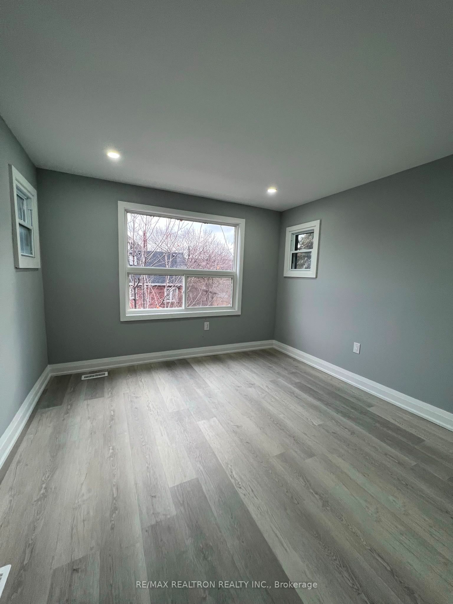 31 Greenaway Avenue Upper Level, Hamilton, ON L8C 6C3 photo 4