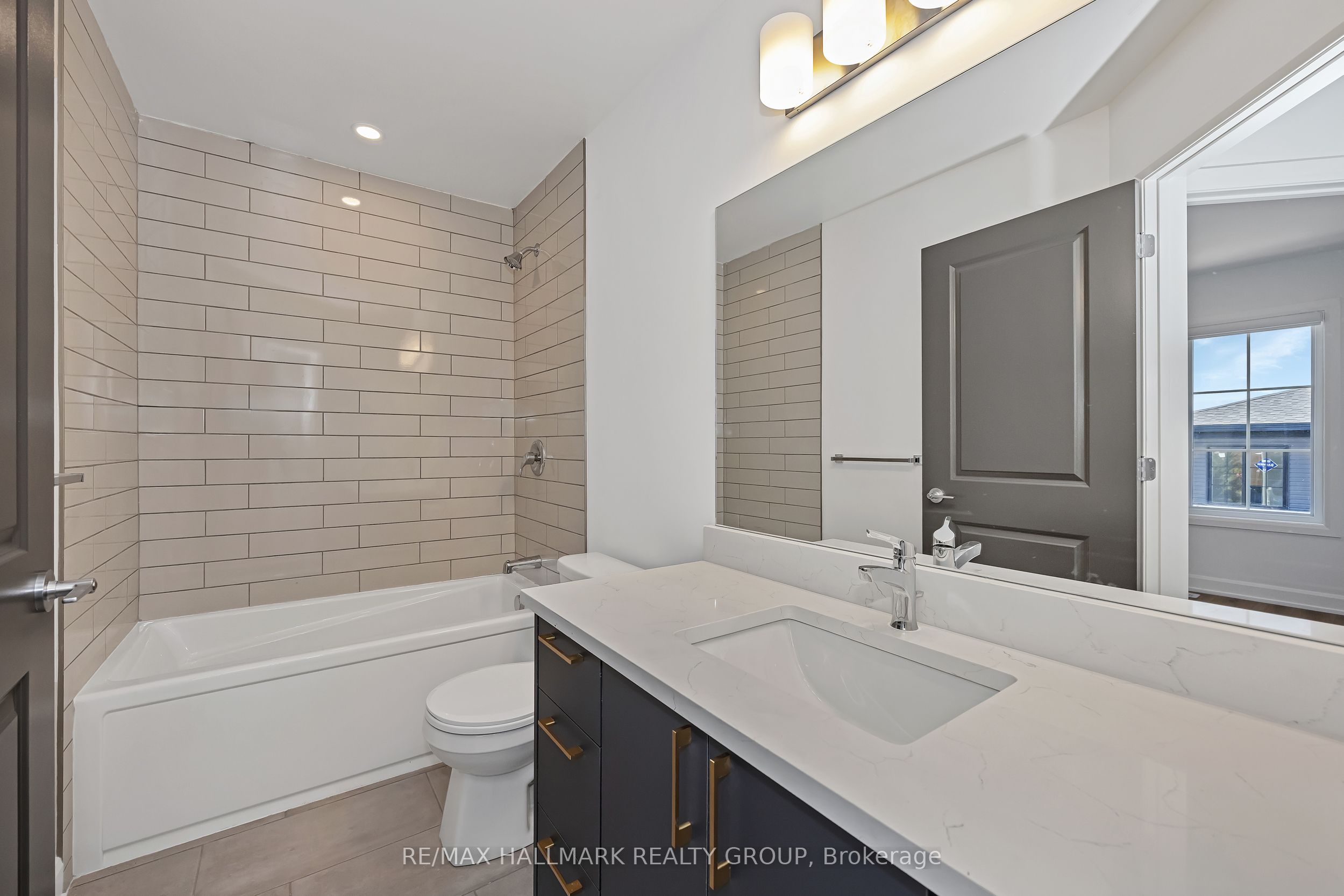 1124 Gabriel Street 202, Orleans - Convent Glen and Area, ON K1C 1K8 photo 3