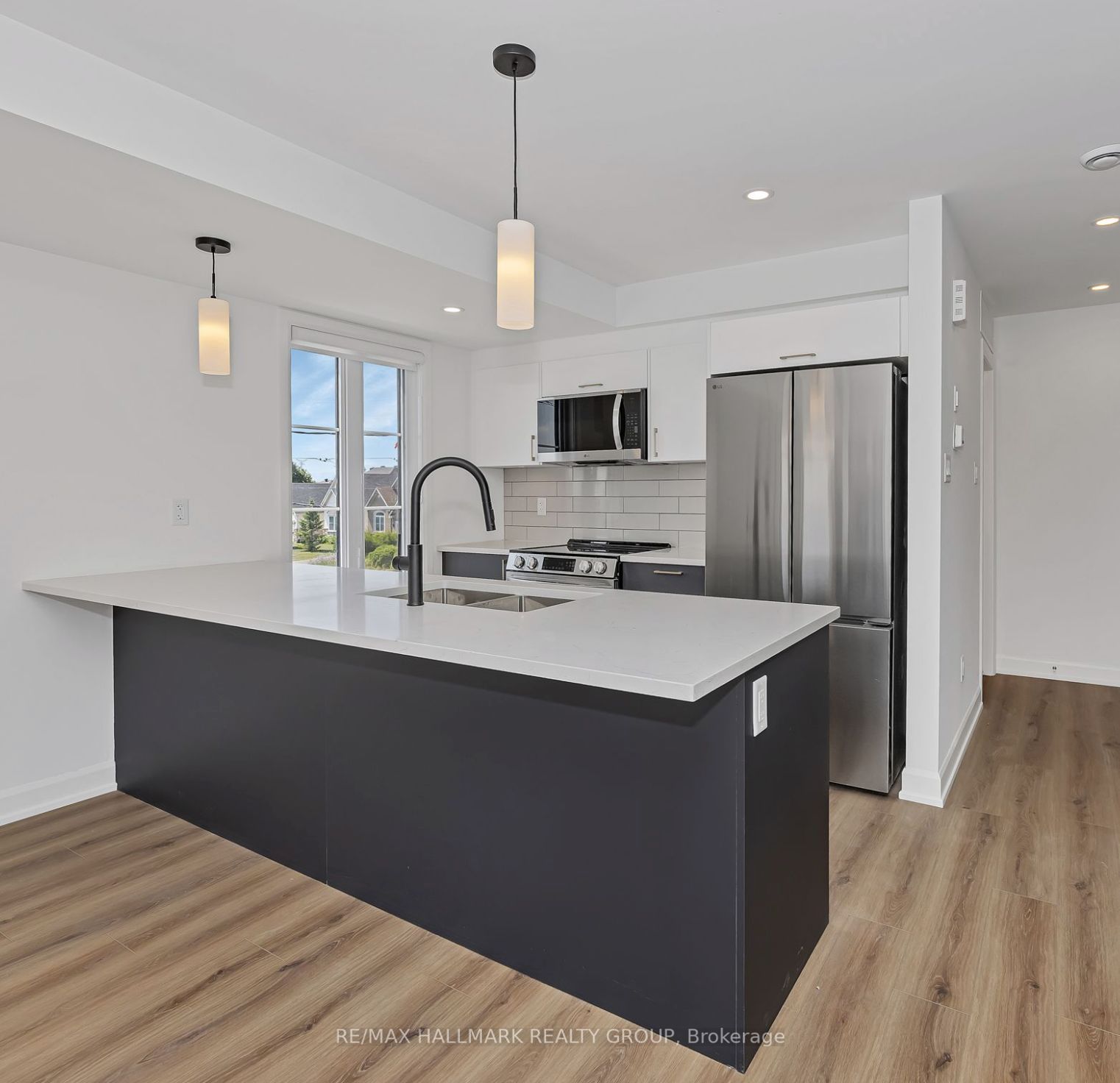 1124 Gabriel Street 202, Orleans - Convent Glen and Area, ON K1C 1K8 photo 4