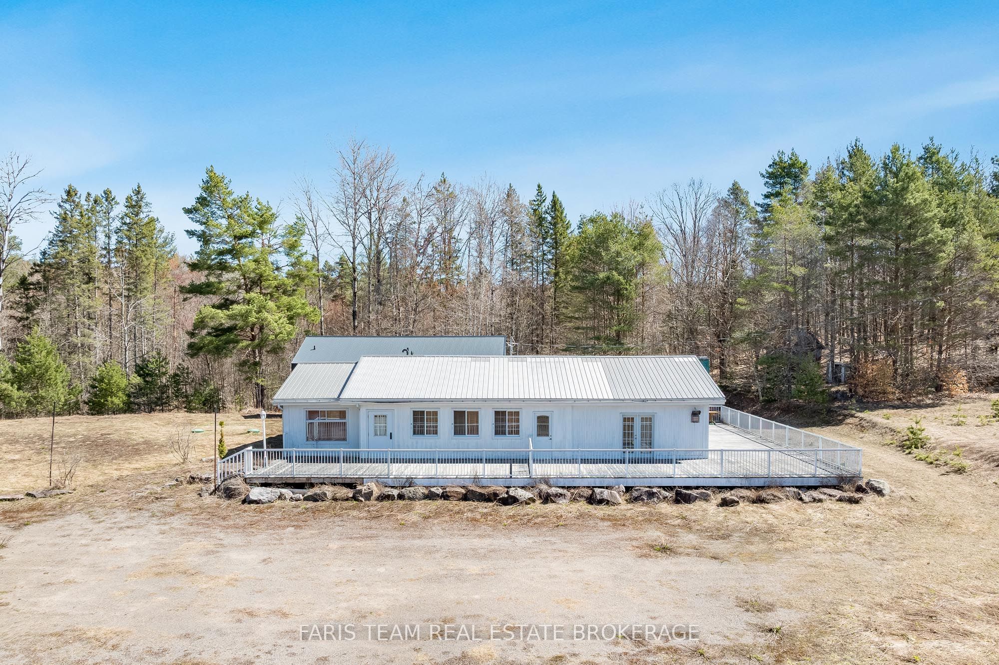2180-2186 Highway 141, Muskoka Lakes, ON P0B 1L0 photo 2