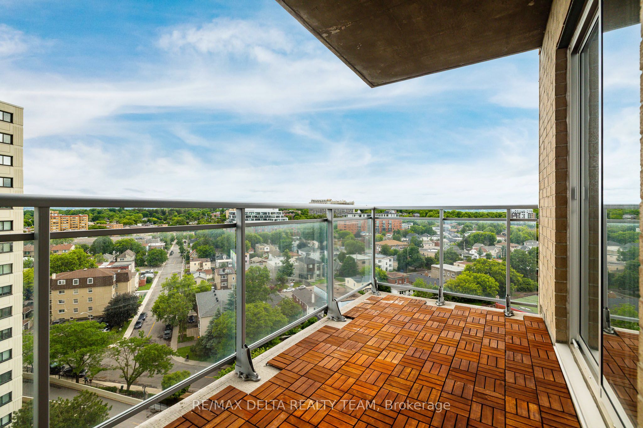 70 Landry Street 1207, Vanier and Kingsview Park, ON K1L 0A8 photo 4