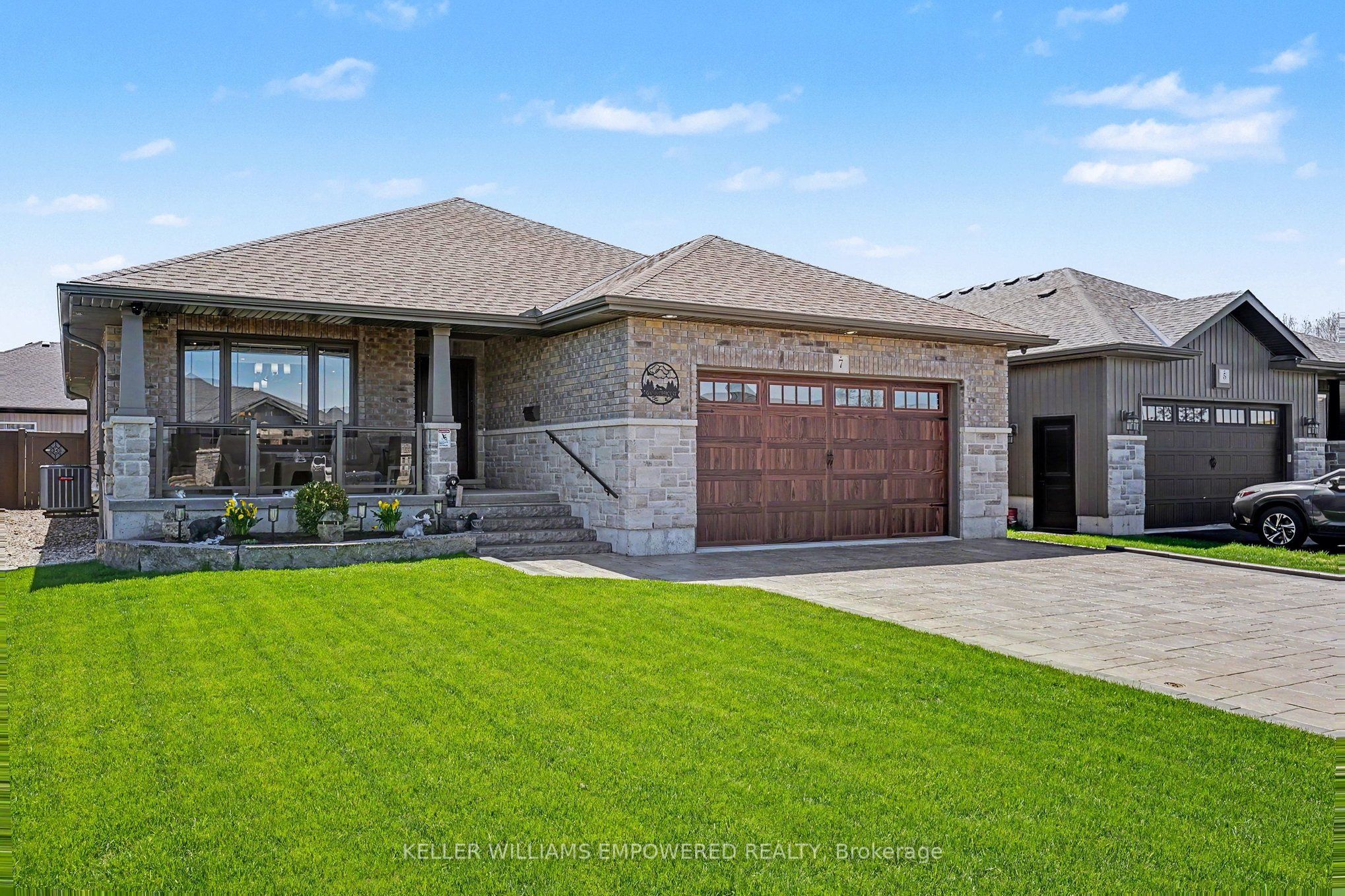 7 Gavin Crescent, Quinte West, ON K8V 0H2