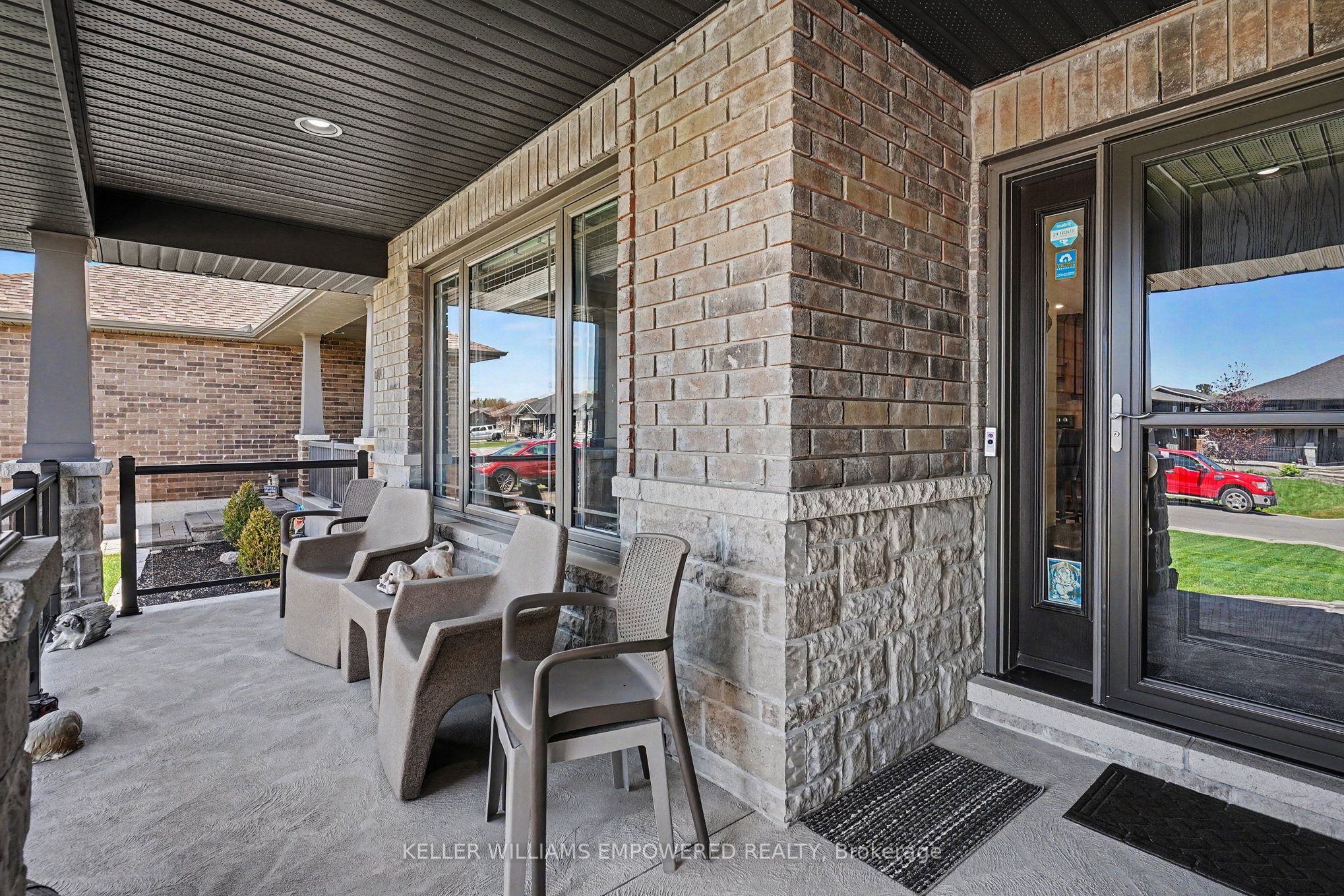 7 Gavin Crescent, Quinte West, ON K8V 0H2 photo 2