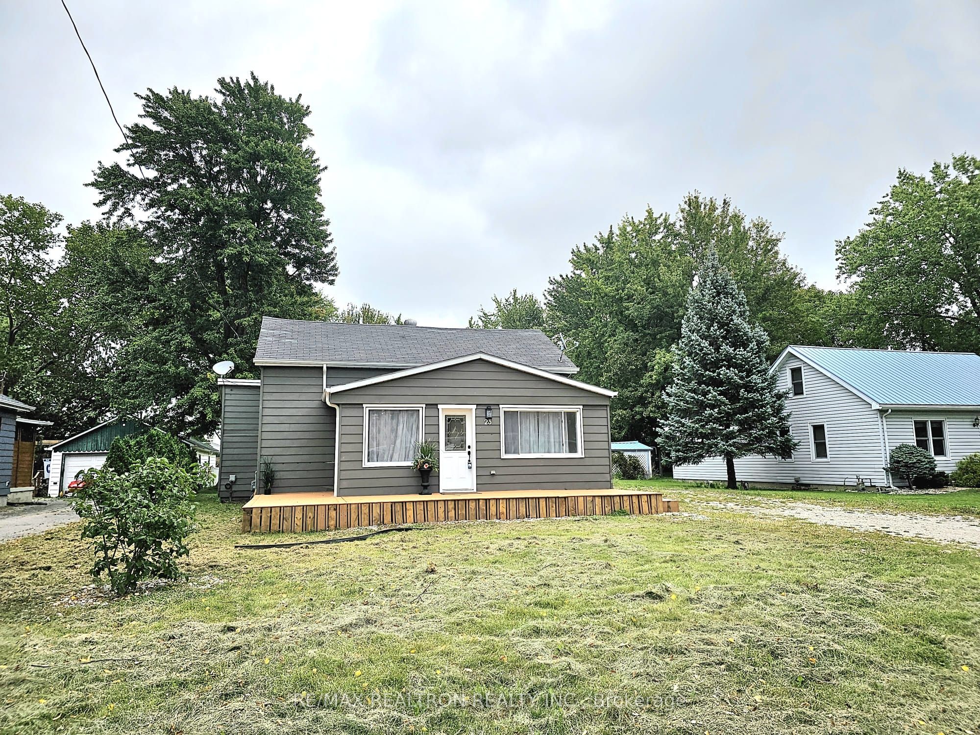 23 Ella Street S, Chatham-Kent, ON N0P 2L0 photo 2