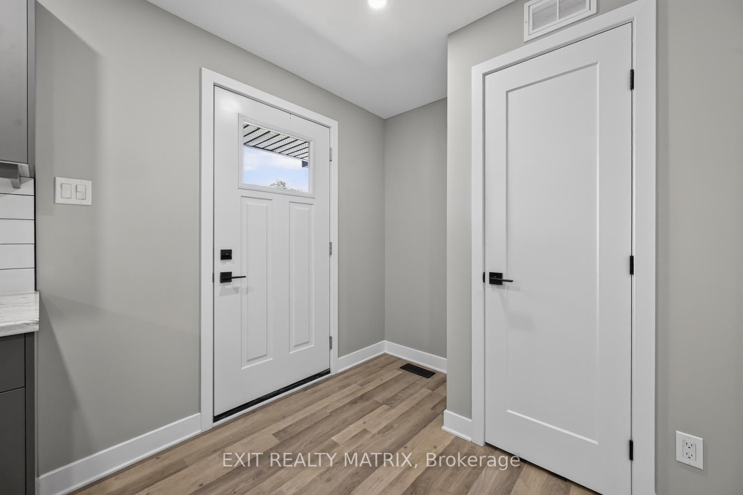 3297 Wayne Street, Greely - Metcalfe - Osgoode - Vernon and Area, ON K0A 2W0 photo 5