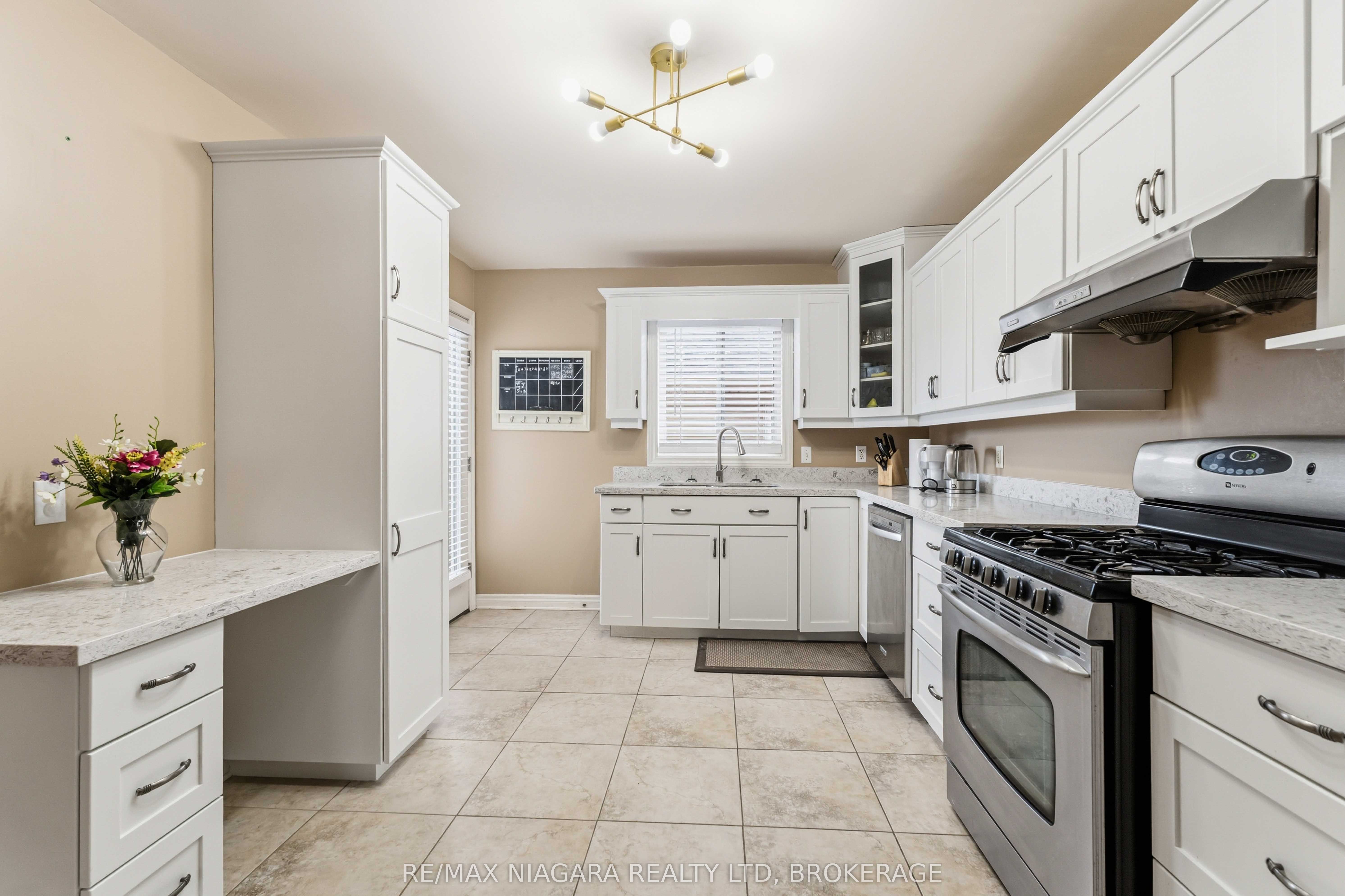 8340 Racey Avenue, Niagara Falls, ON L2H 3M7 photo 5