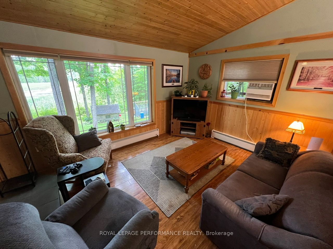 253 LACOURSE Lane, Lanark Highlands, ON K0A 3L0 photo 4