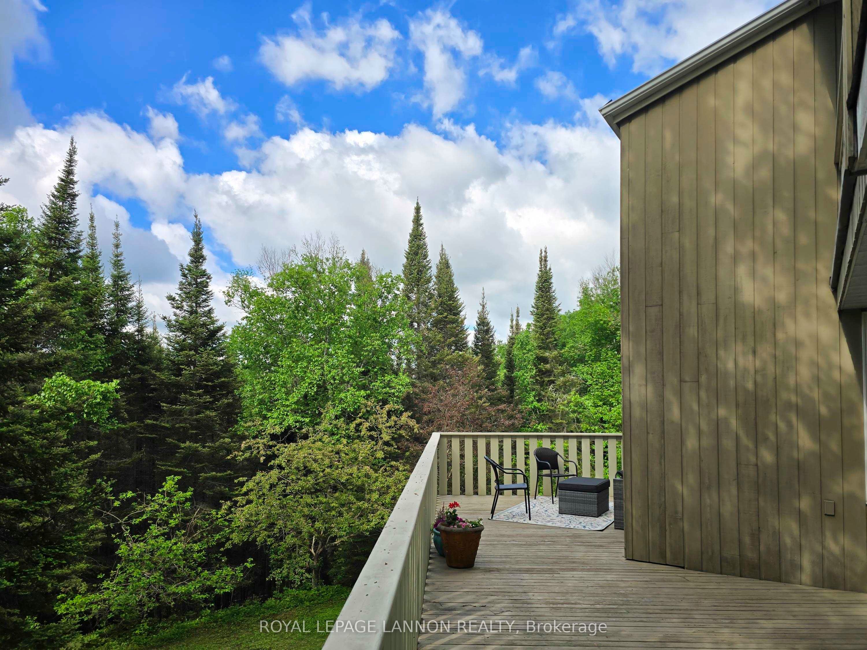 247 Shirley Rd, Thunder Bay, ON P7G 2G4 photo 5