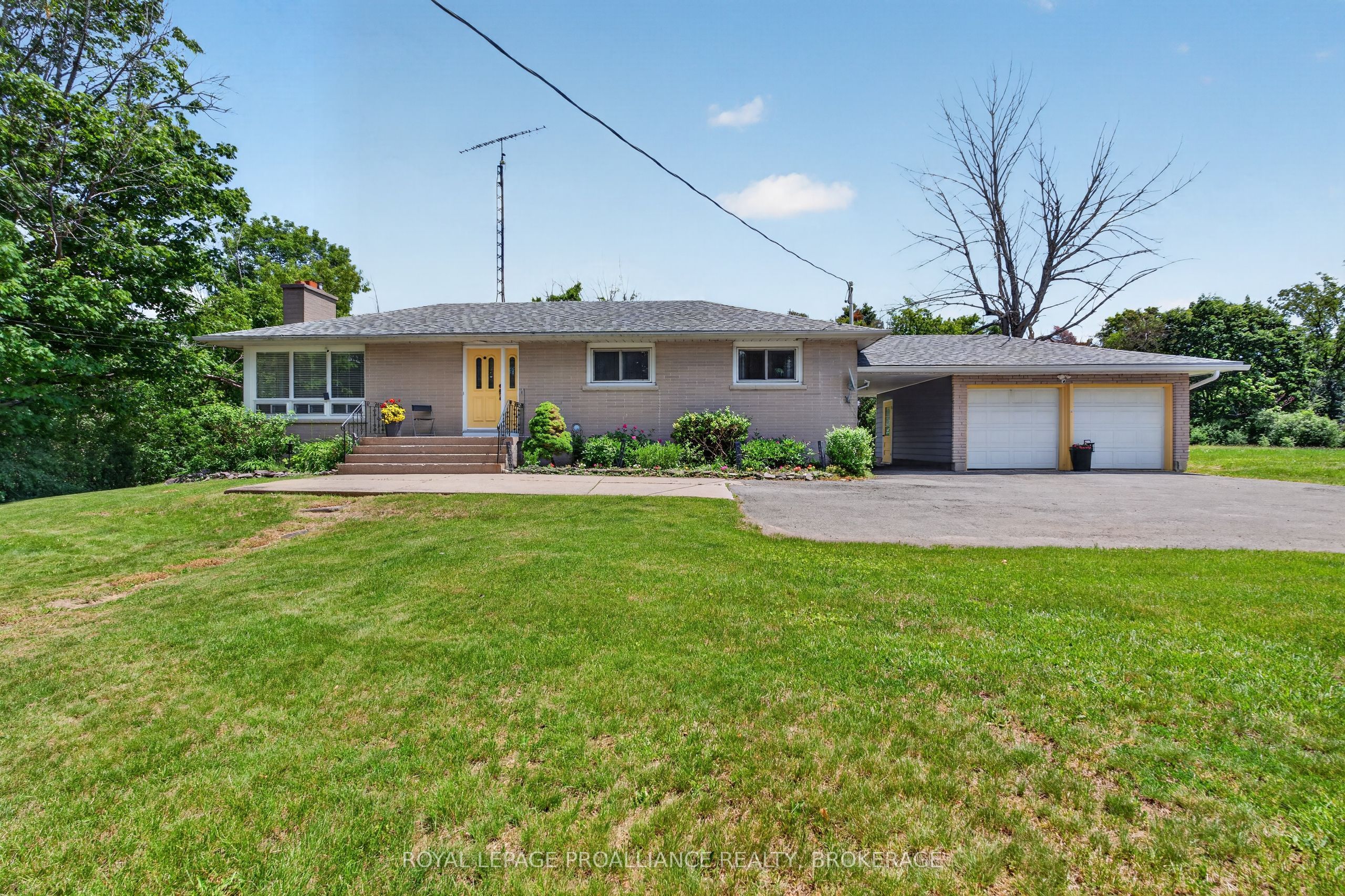 1912 Sydenham Road, Kingston, ON K7L 4V4 photo 2