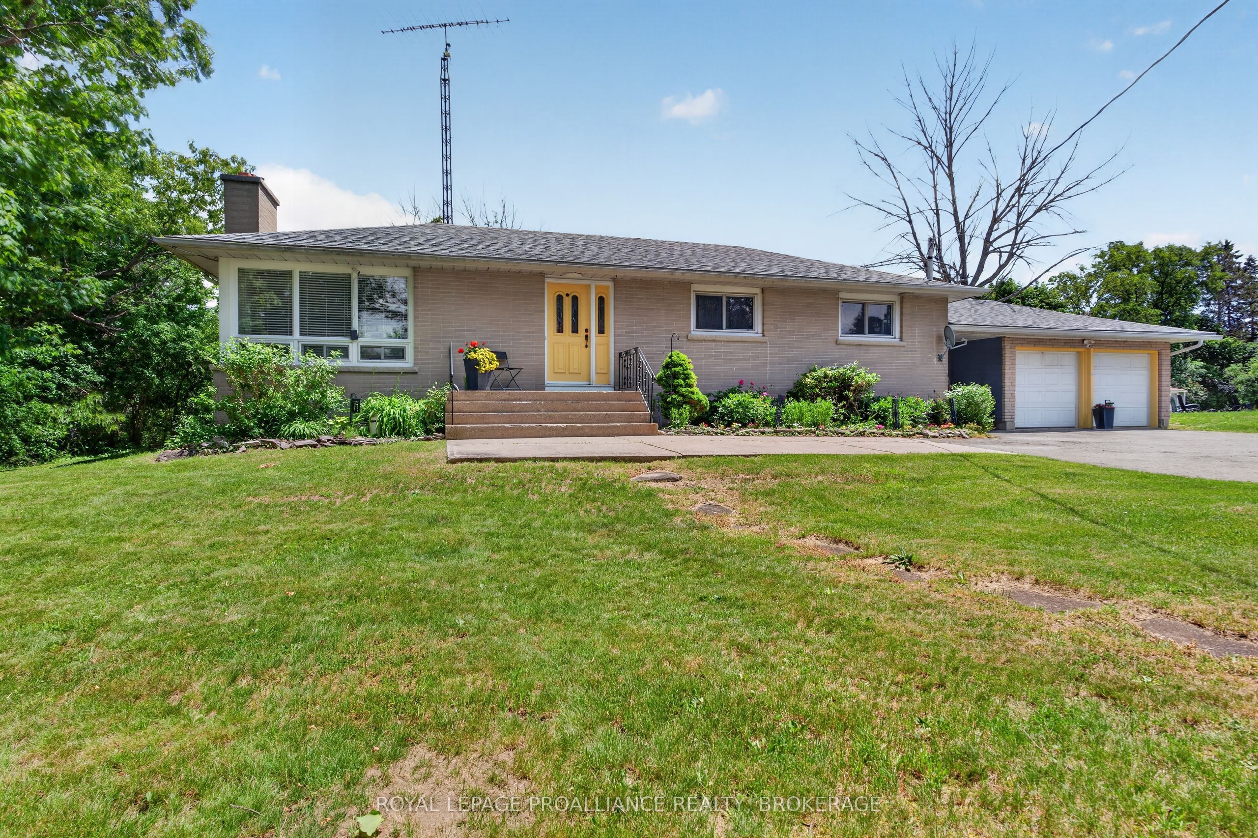 1912 Sydenham Road, Kingston, ON K7L 4V4 photo 3