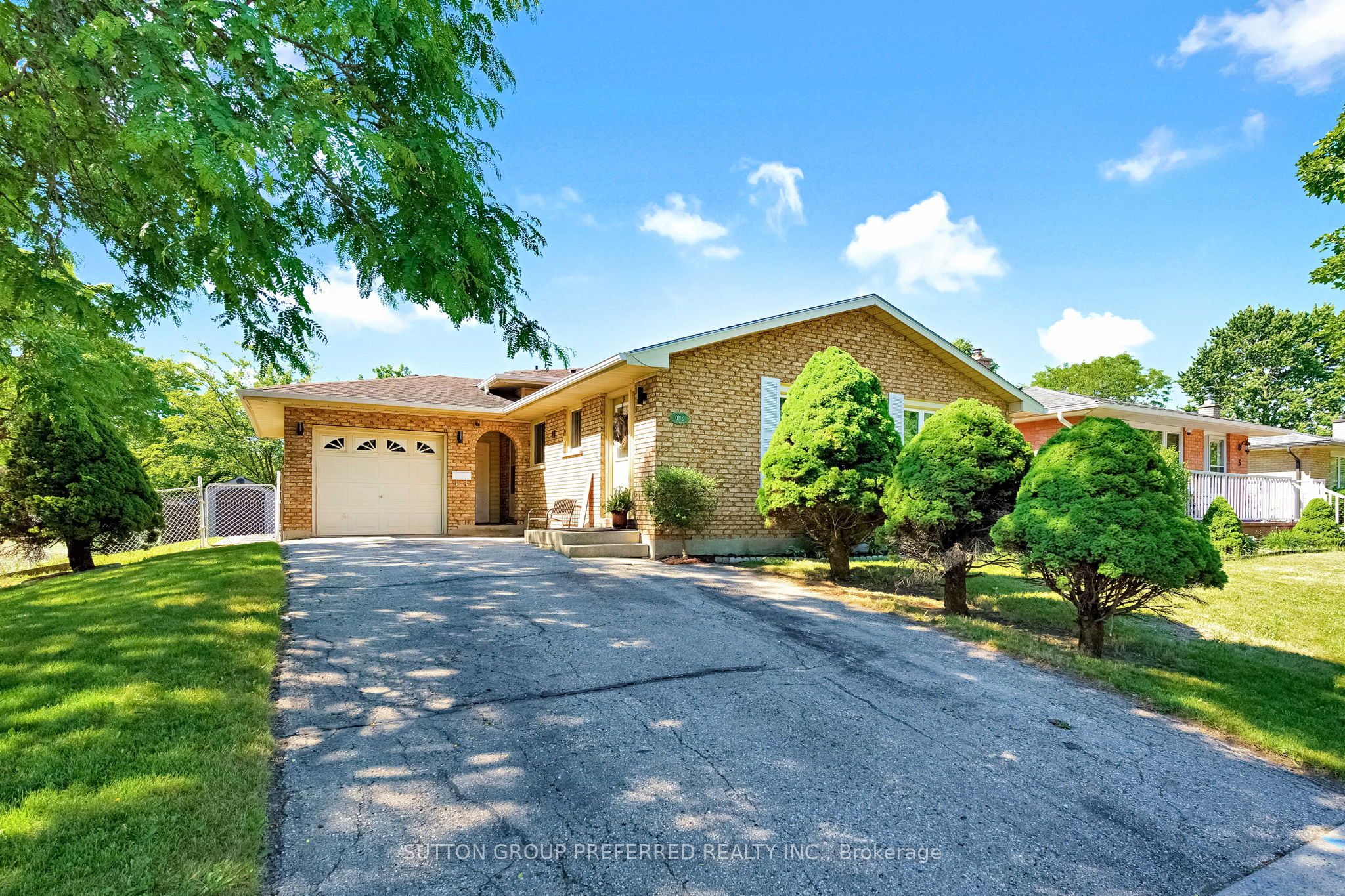 1 Ponderosa Crescent, London South, ON N6E 2L4 photo 2