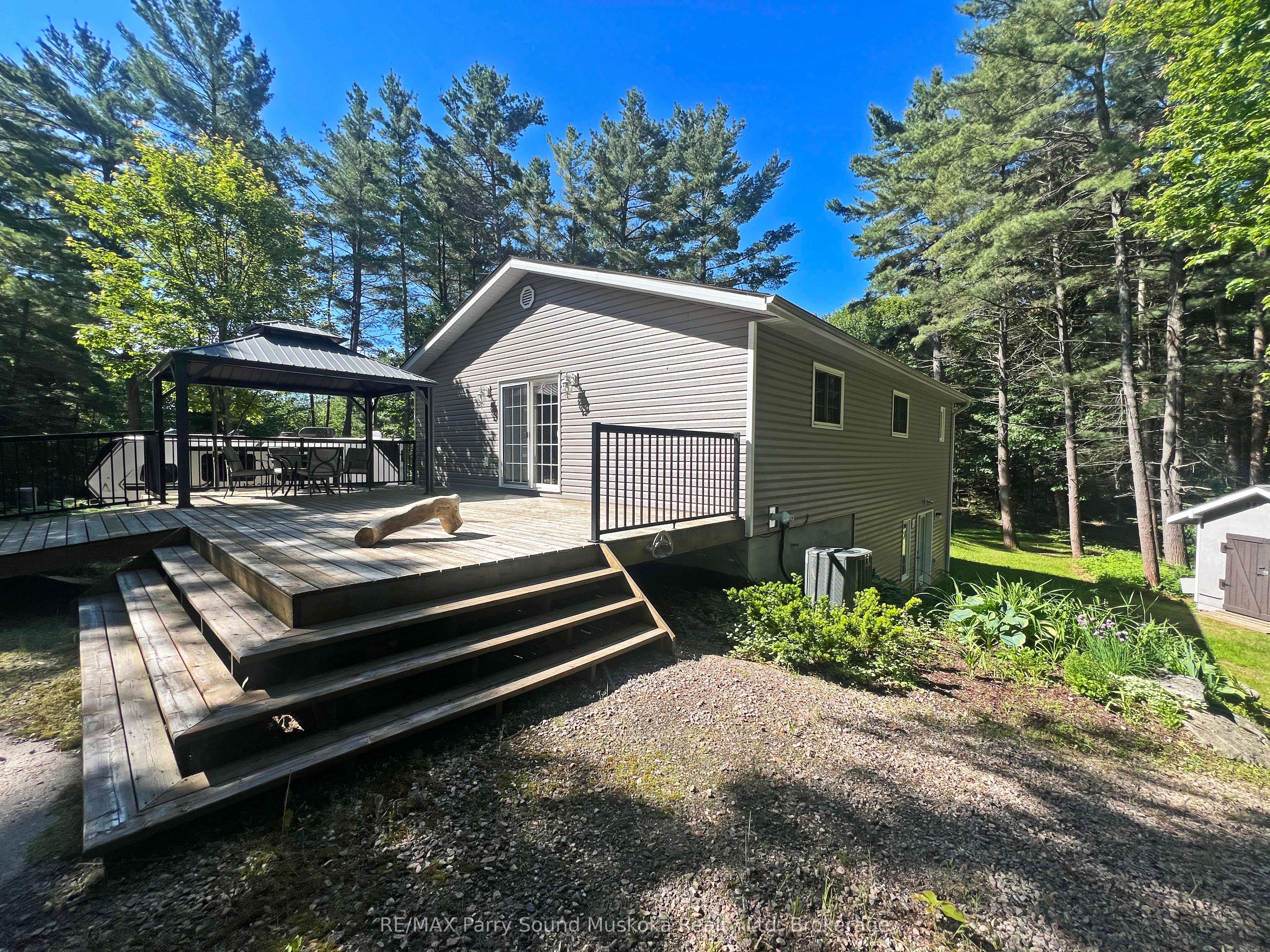 40 Beaver Trail, McDougall, ON P2A 2W7 photo 2