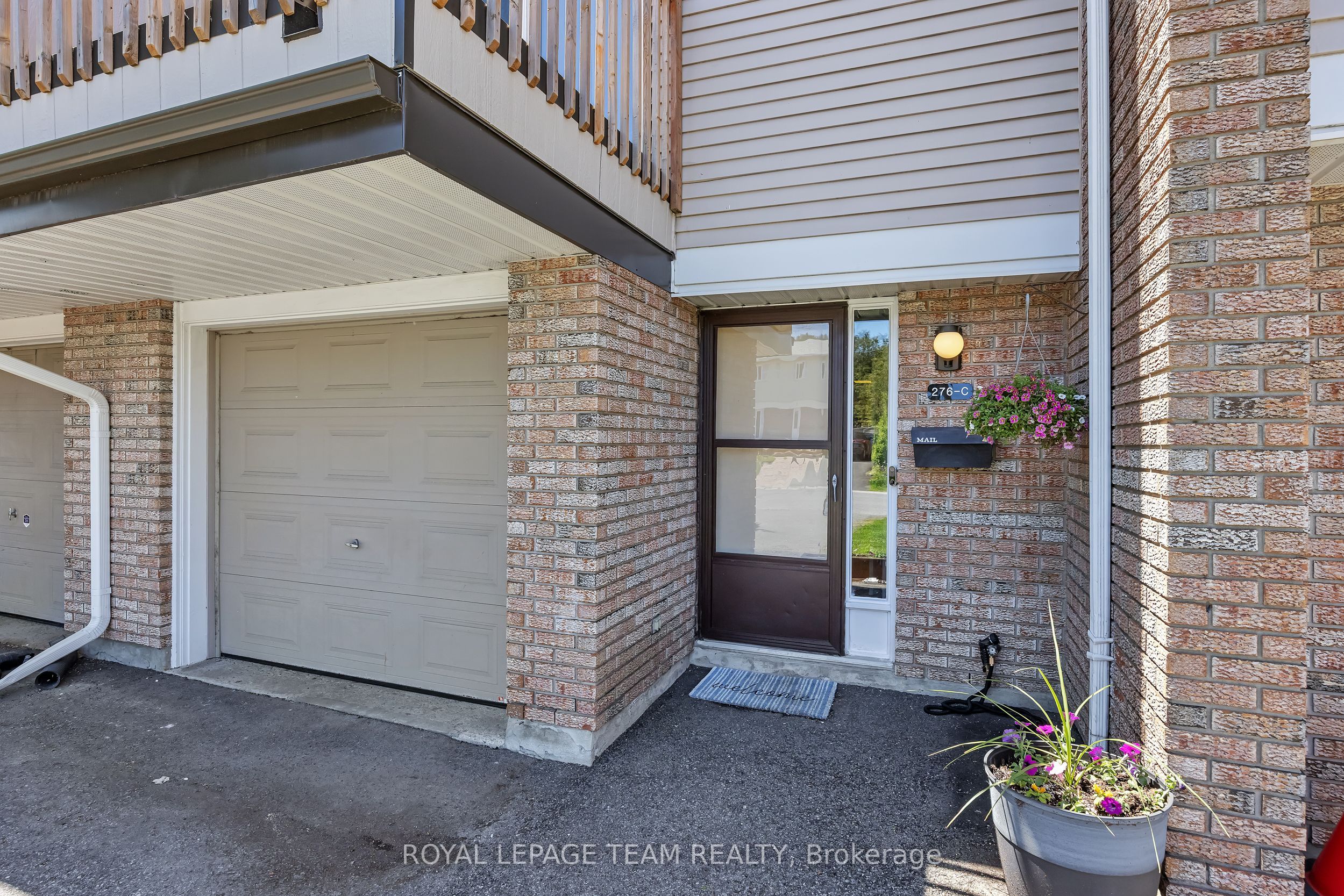 276 Dalehurst Drive C, Tanglewood - Grenfell Glen - Pineglen, ON K2G 4J5 photo 2