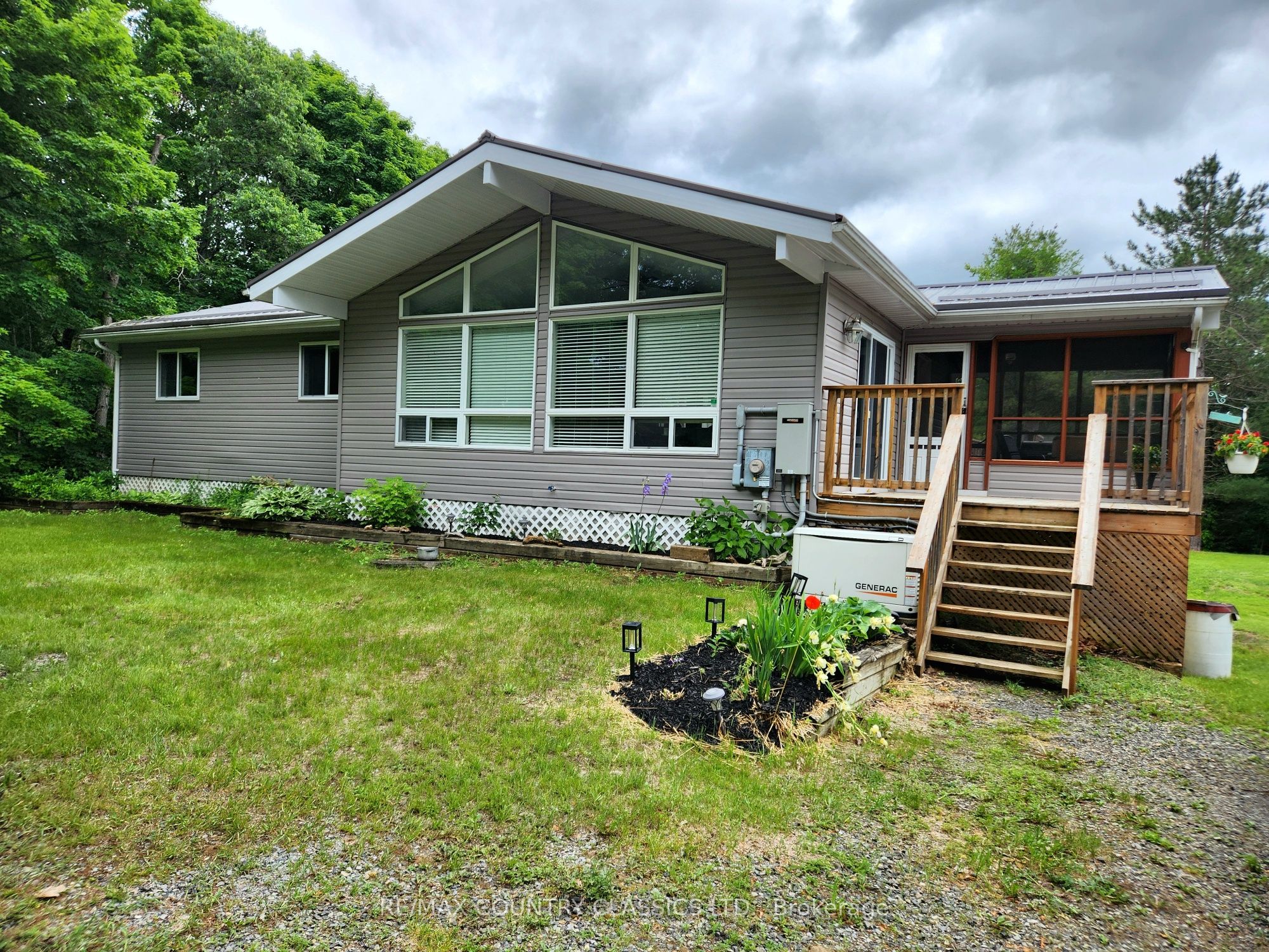1930 Weslemkoon Lk Road, Tudor and Cashel, ON K0L 1W0 photo 2