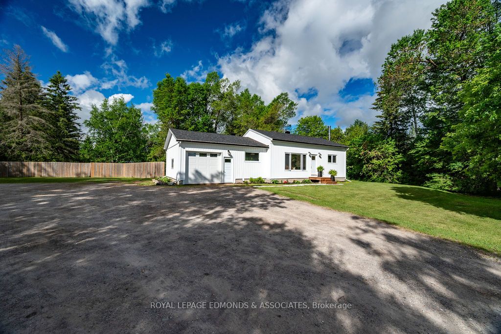 18115 Highway 17 Highway, Whitewater Region, ON K0J 1K0 photo 2