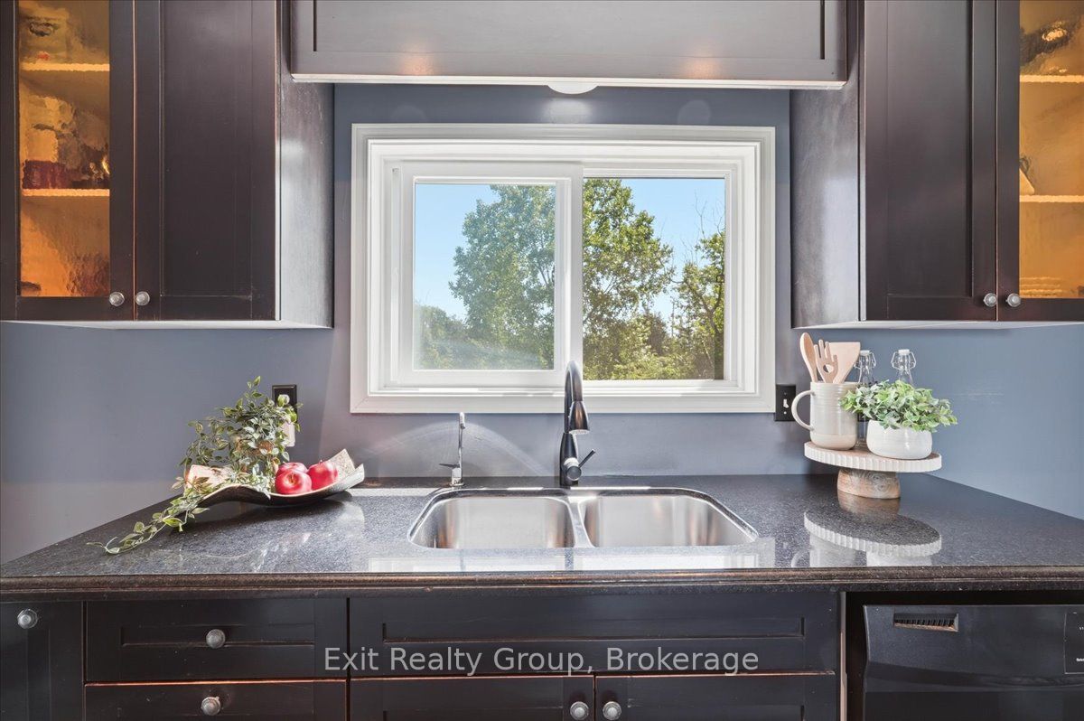 910 Rosebush Road, Quinte West, ON K0K 2C0 photo 5
