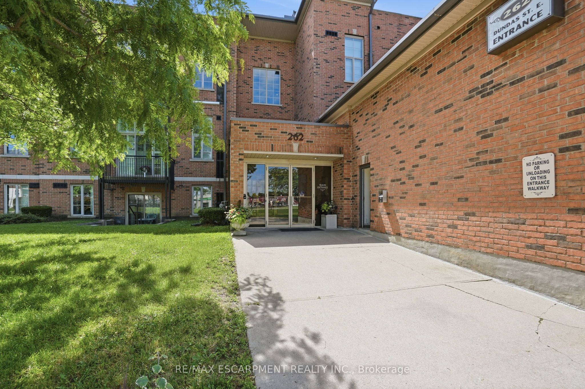 262 Dundas Street E 219, Hamilton, ON L8B 1A9 photo 3