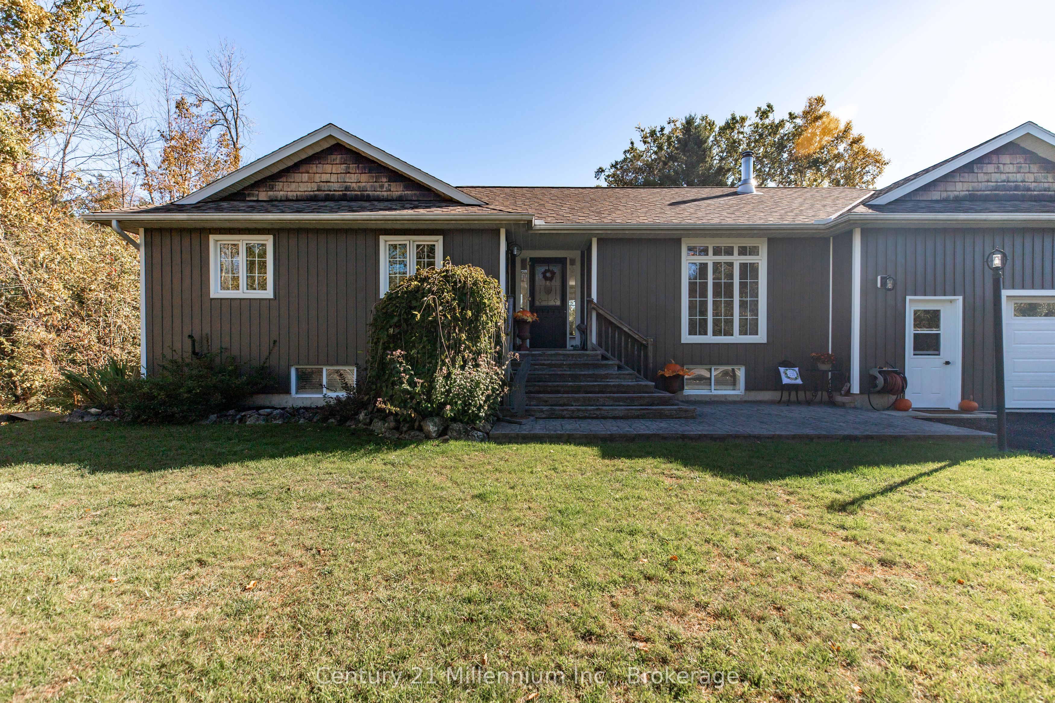 23 Pierce Street N, South Bruce Peninsula, ON N0H 2T0 photo 3