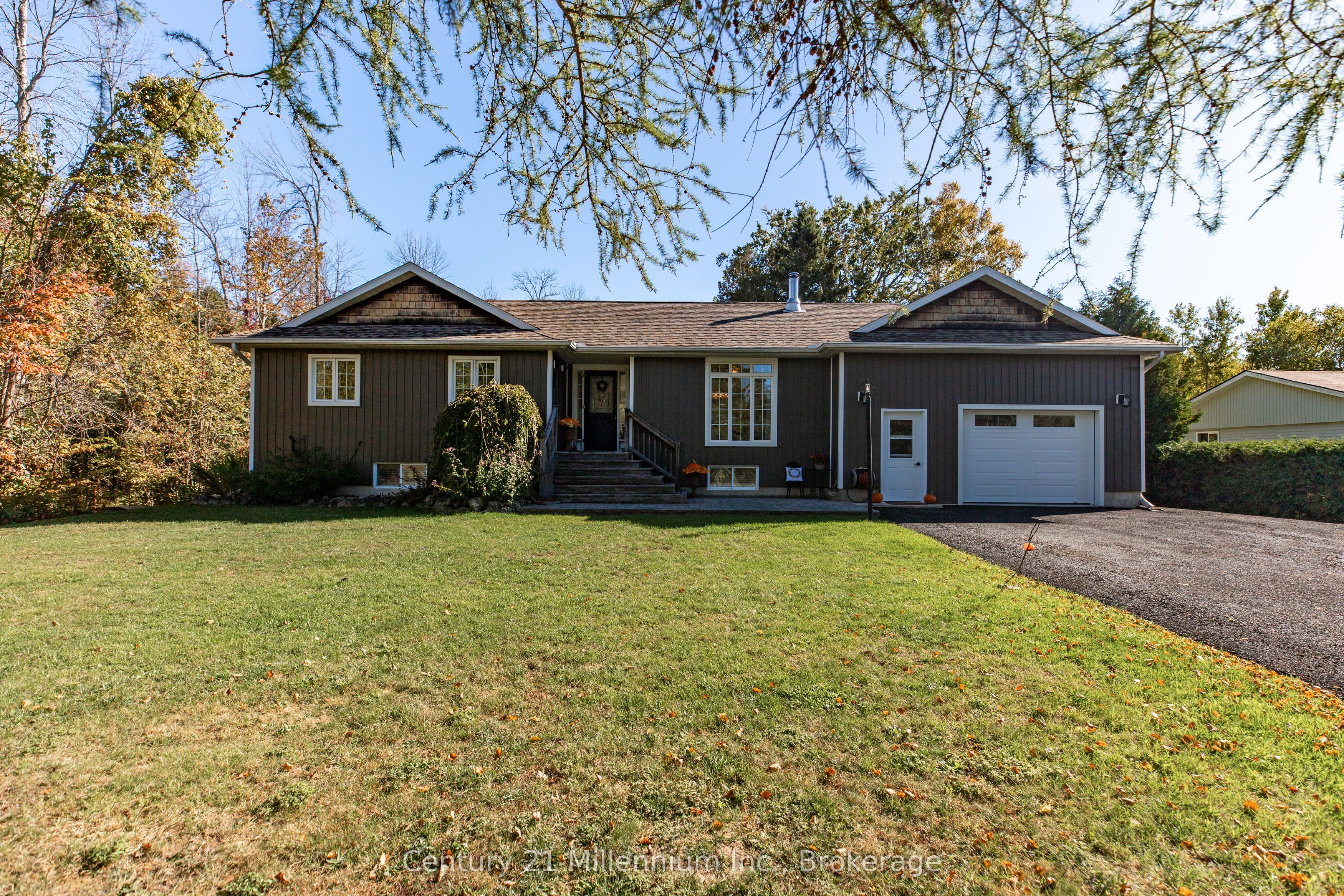 23 Pierce Street N, South Bruce Peninsula, ON N0H 2T0 photo 4