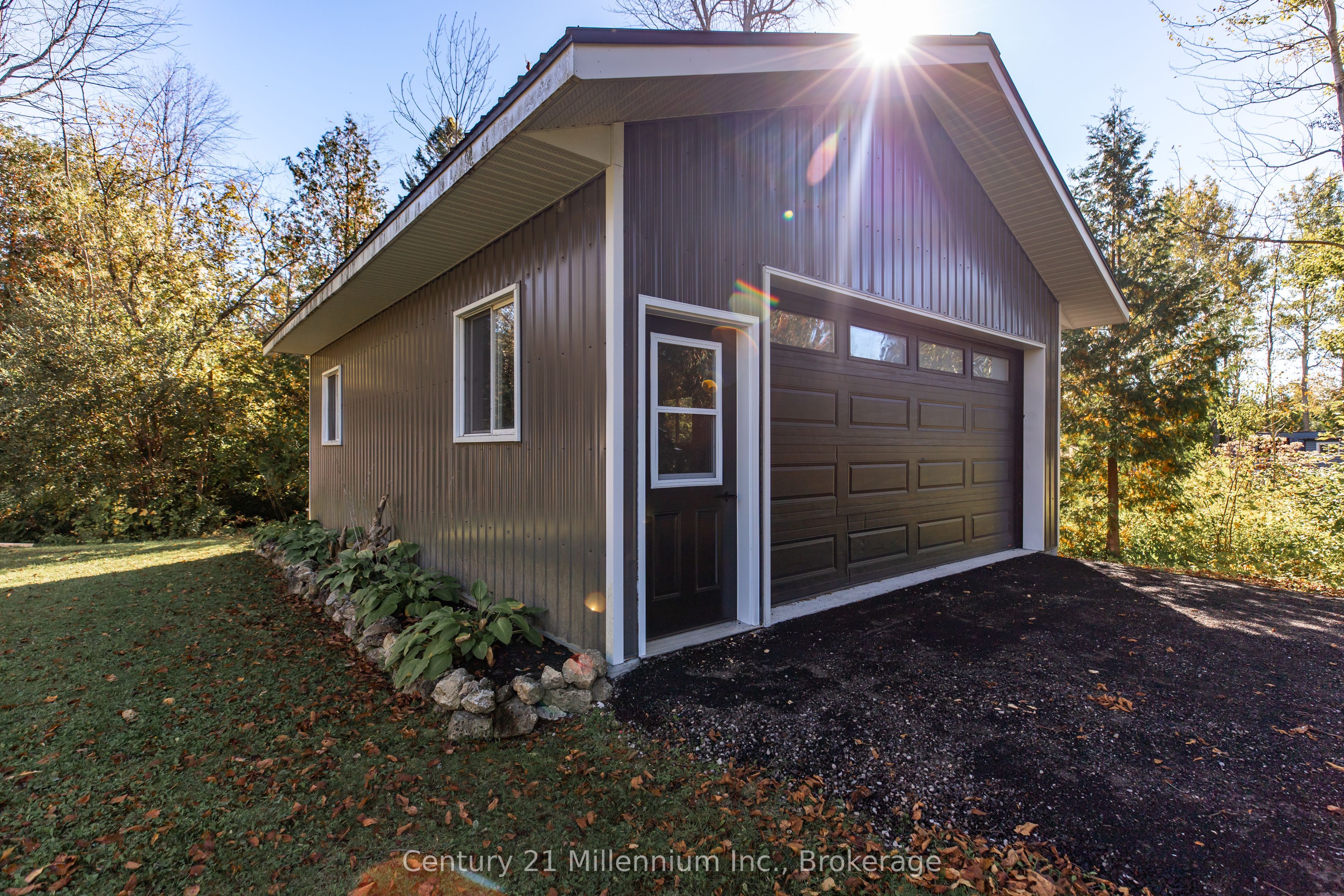 23 Pierce Street N, South Bruce Peninsula, ON N0H 2T0 photo 5