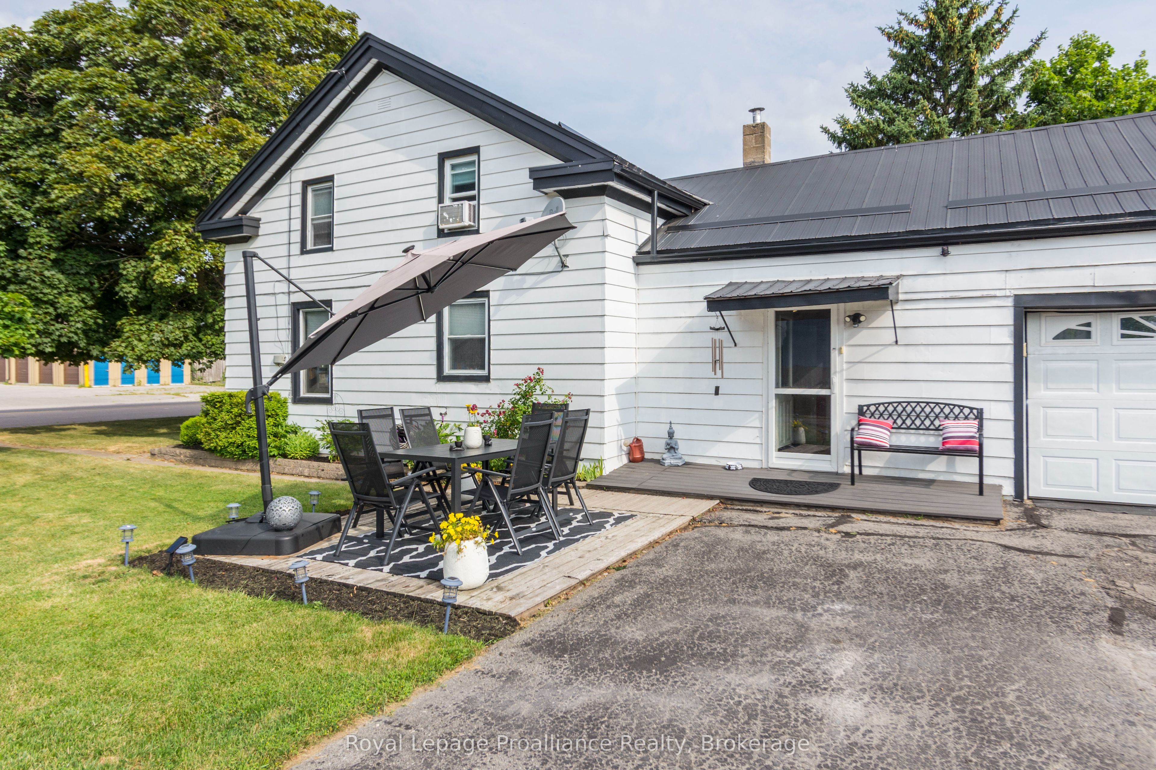 113 South Trent Street, Quinte West, ON K0K 2C0 photo 2