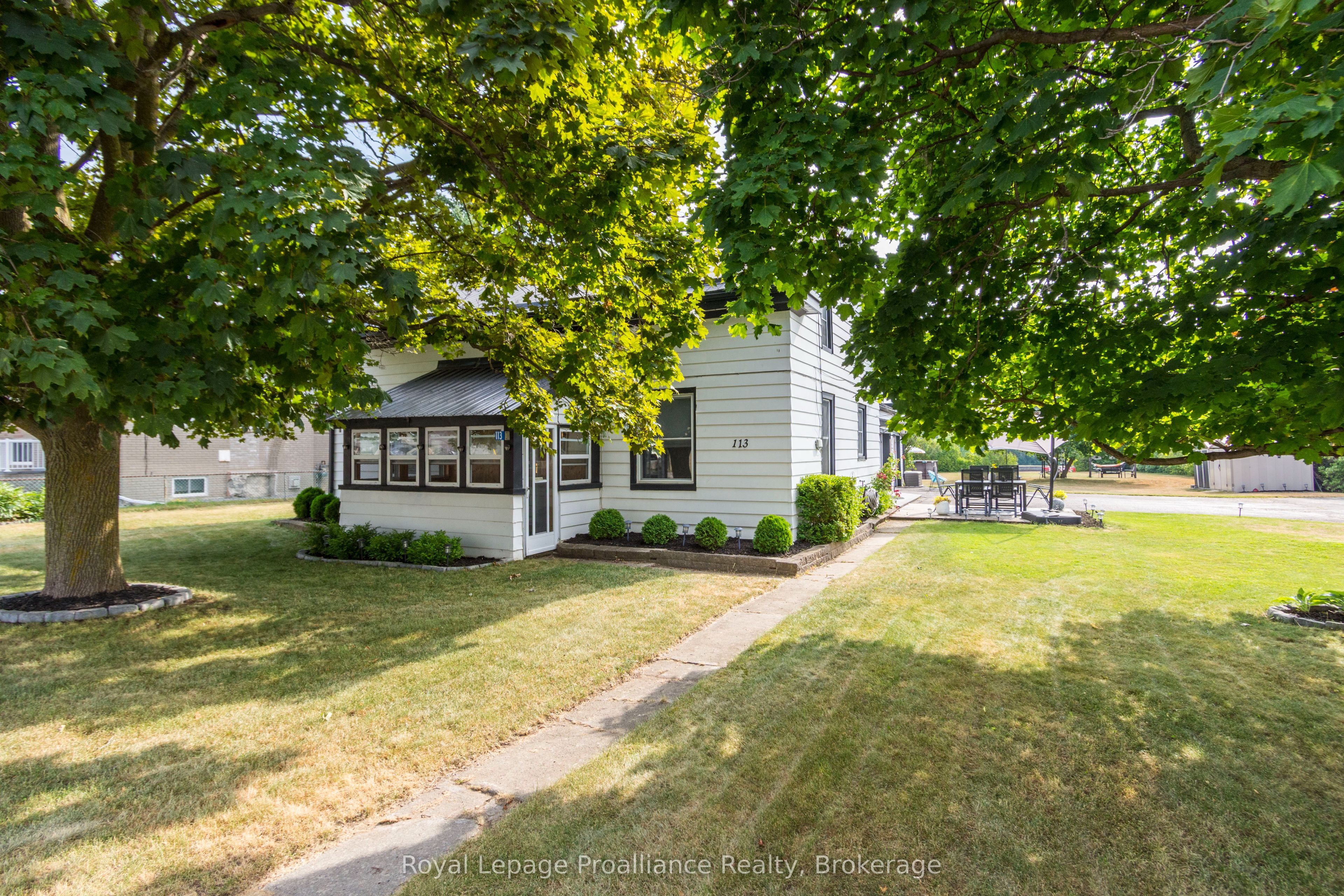 113 South Trent Street, Quinte West, ON K0K 2C0 photo 3