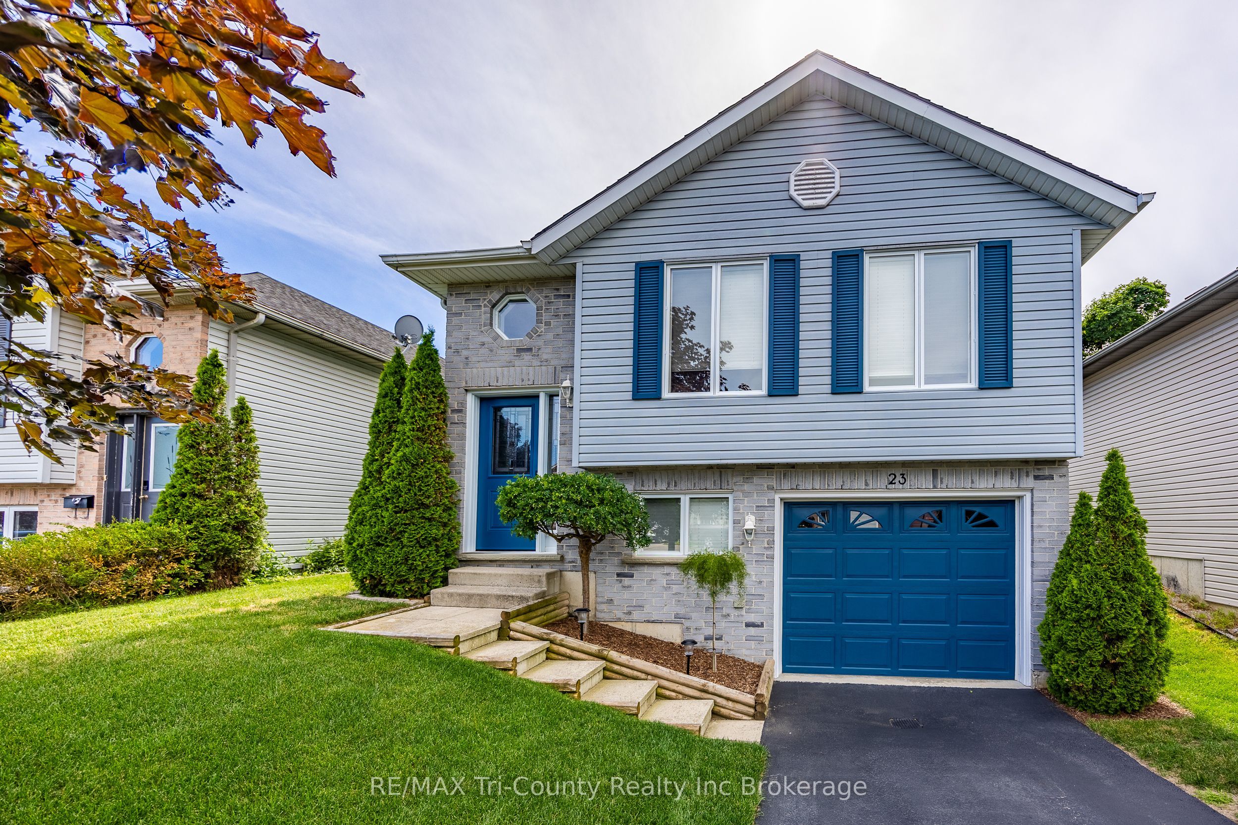 23 Magnolia Drive, Tillsonburg, ON N4G 5N9