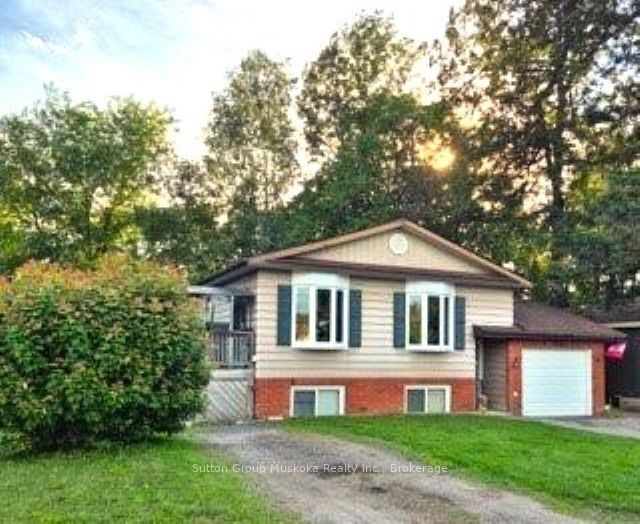 8 Gouldie Street, Huntsville, ON P1H 1M5 photo 2
