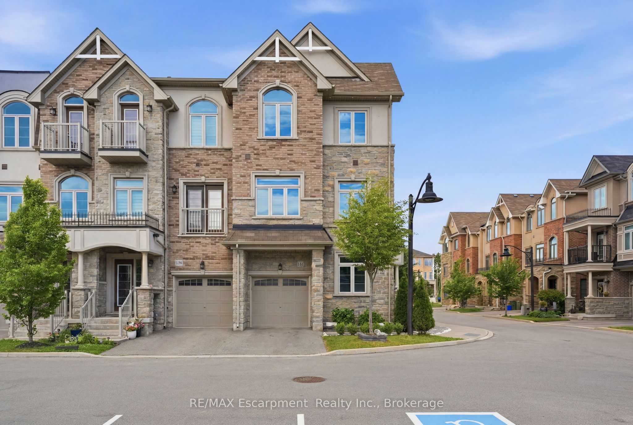 141 Borers Creek Circle, Hamilton, ON L8B 1W3 photo 3