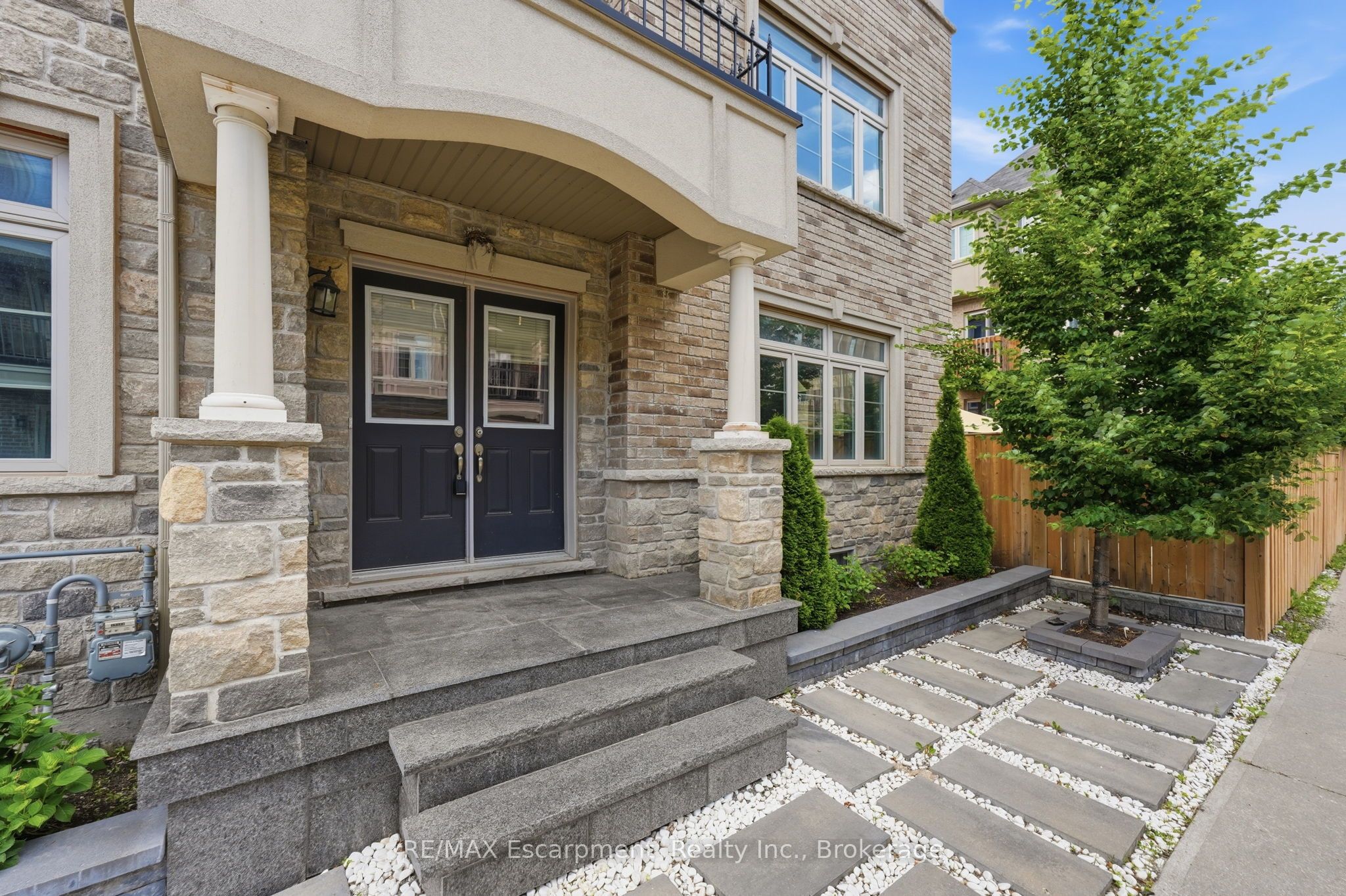 141 Borers Creek Circle, Hamilton, ON L8B 1W3 photo 5