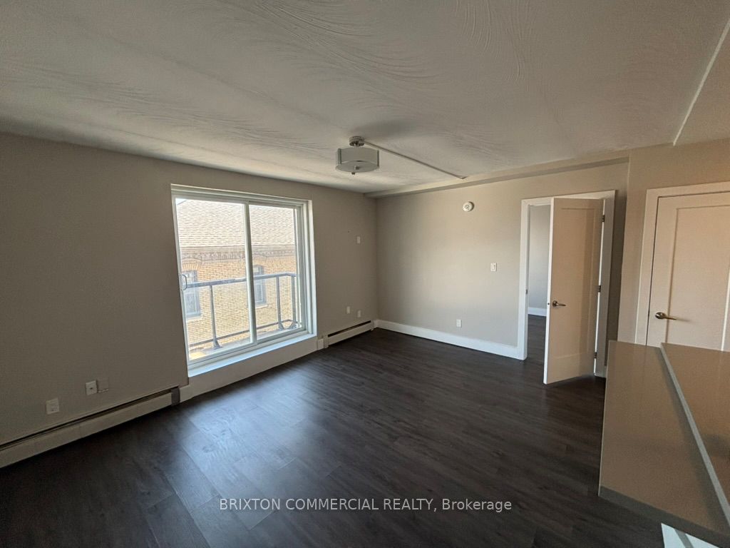 30 Chatham Street 404, Brantford, ON N3T 2N6 photo 5