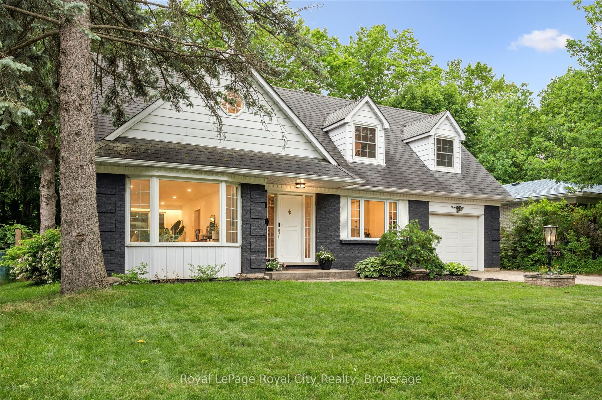 535 Sprucehill Avenue, Waterloo, ON N2L 4V8 photo 2