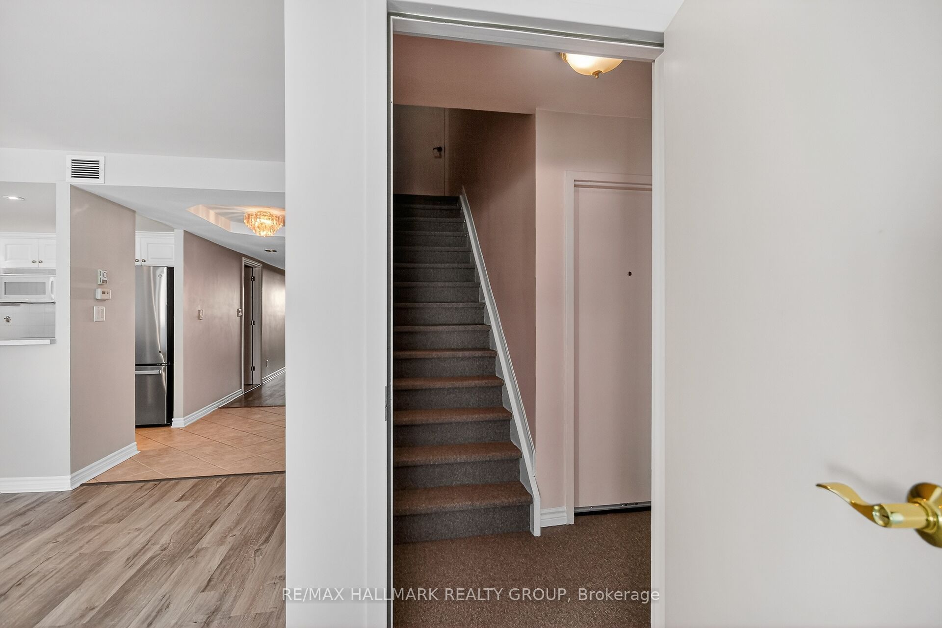 51 Robson Court 2B, Kanata, ON K2K 2W1 photo 4