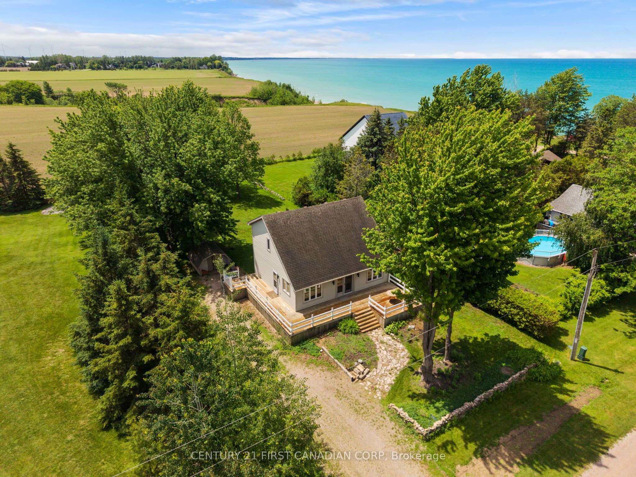 33943 Sunnyridge Road, Bluewater, ON N0M 1N0